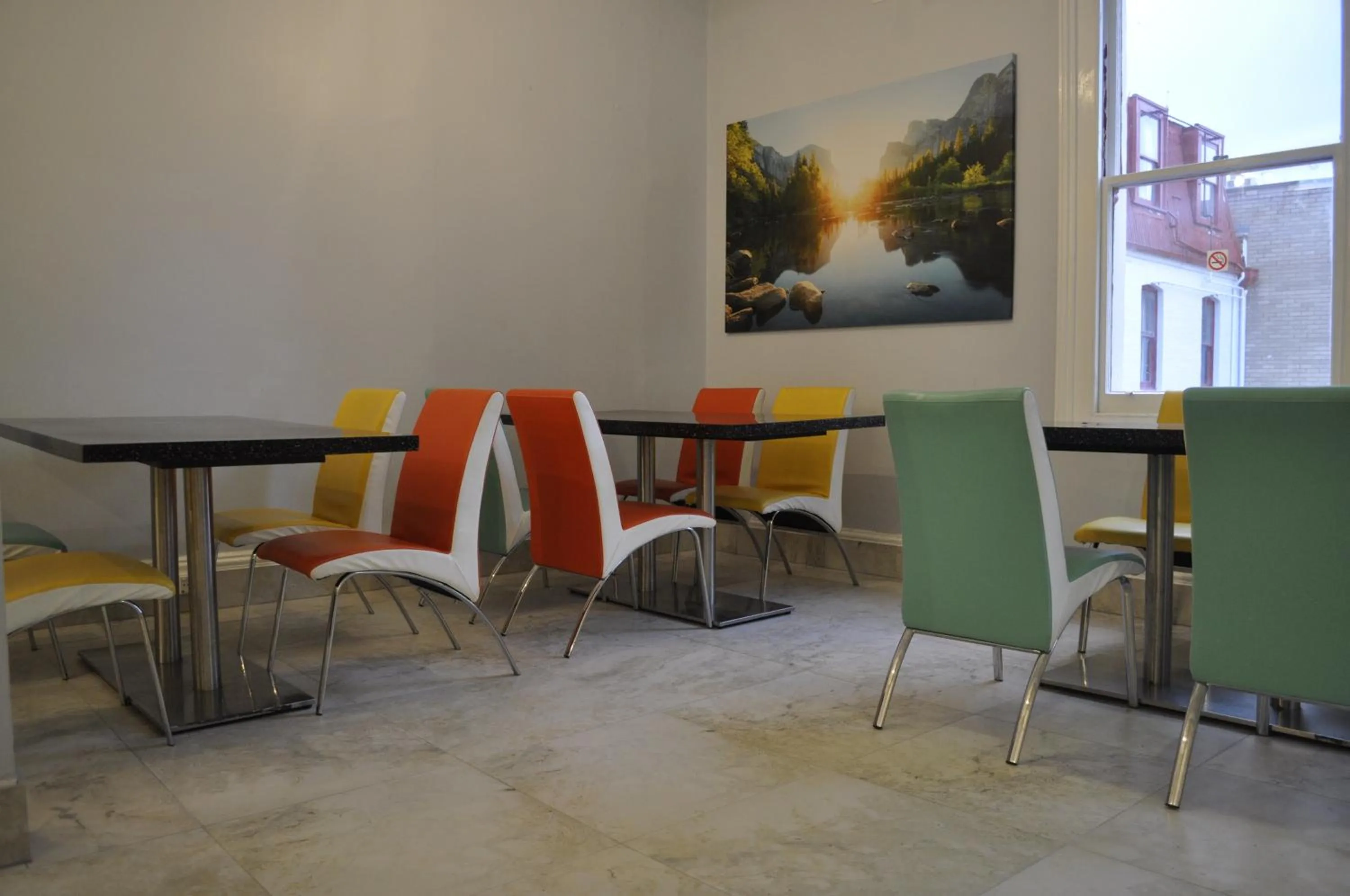 Seating area in Backpackers Imperial Hotel