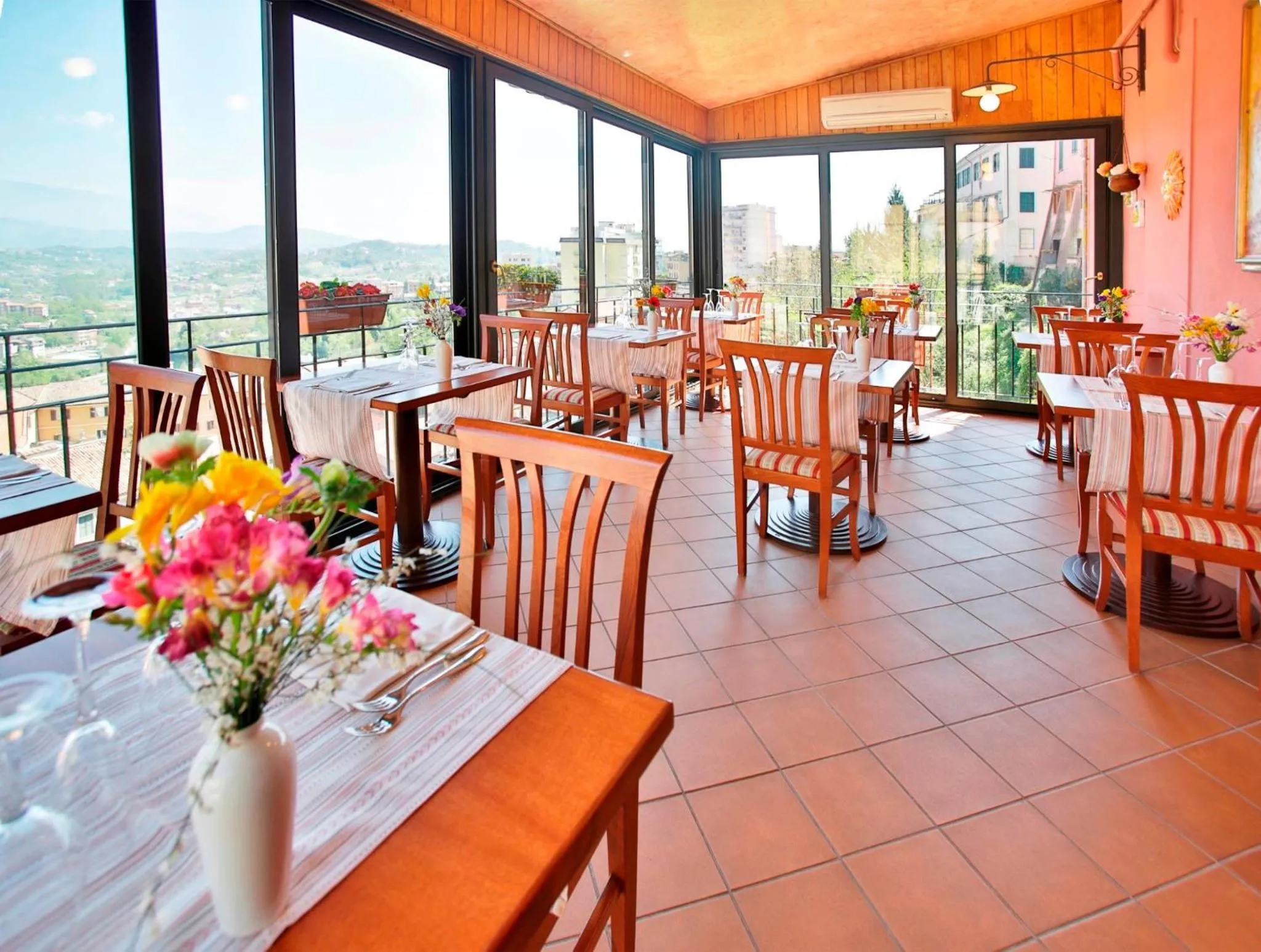 Restaurant/places to eat in Hotel Ristorante Garibaldi