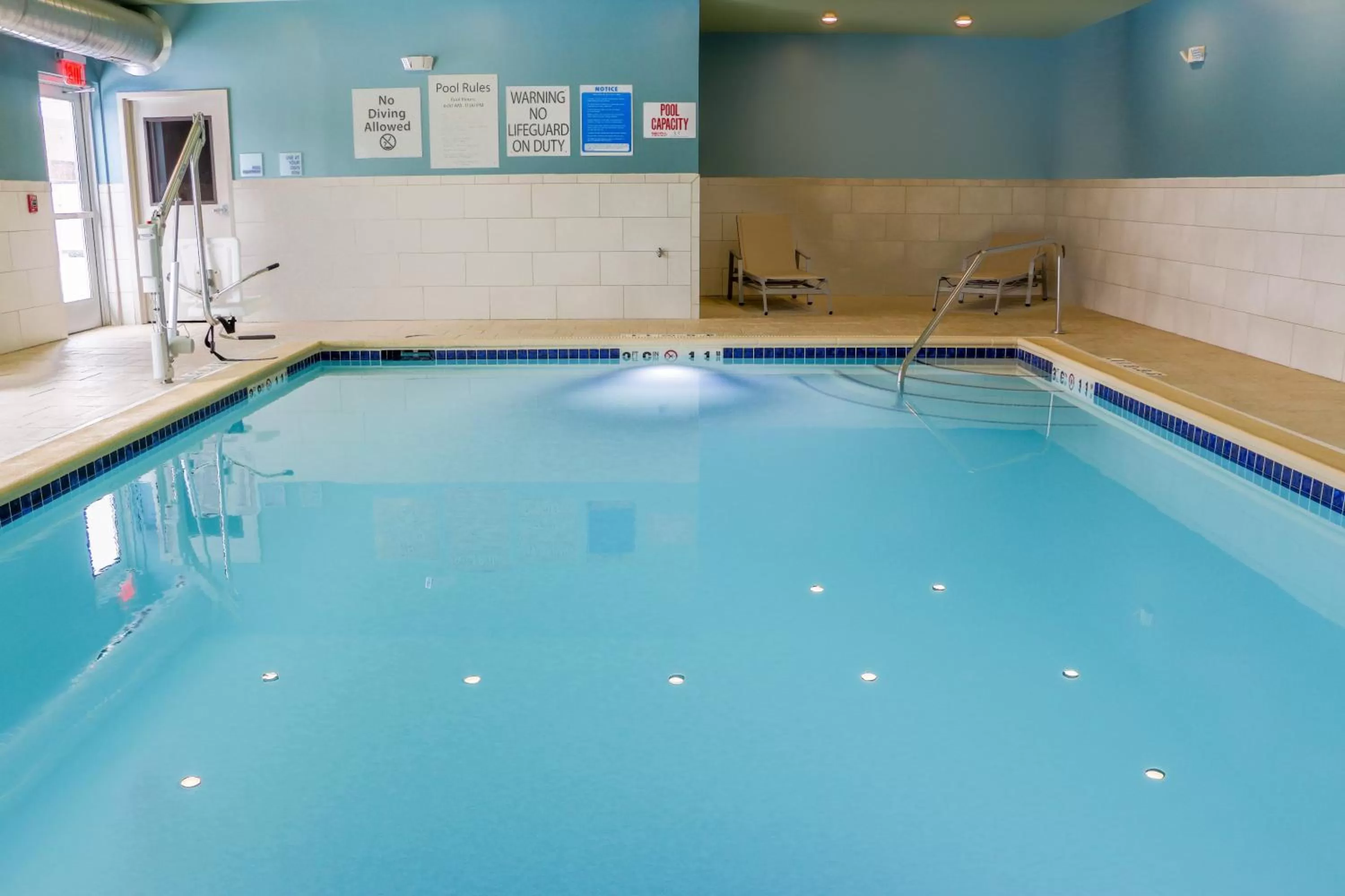 Swimming pool in Holiday Inn Express & Suites - Detroit Northwest - Livonia by IHG