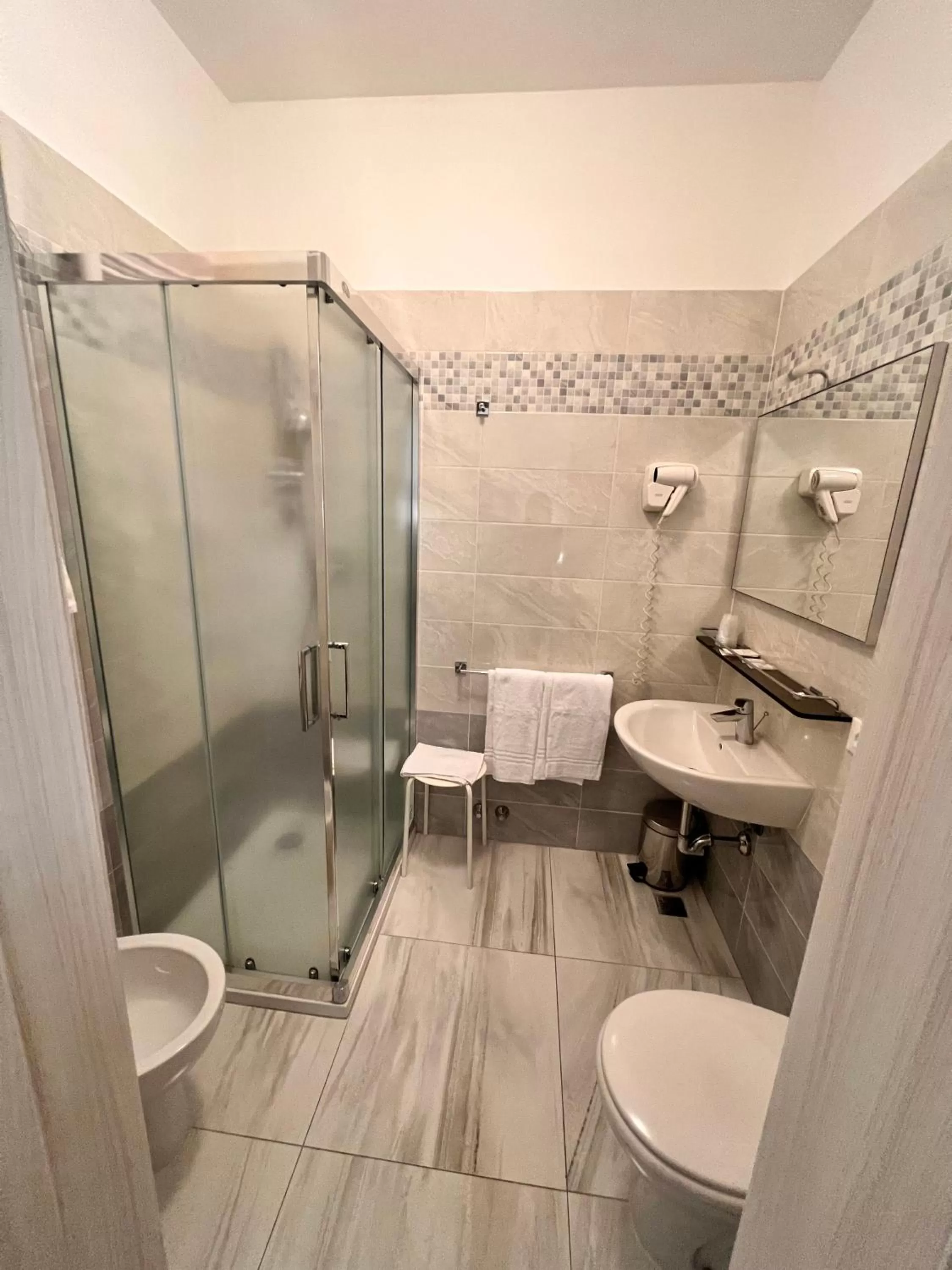 Bathroom in Hotel Aurora