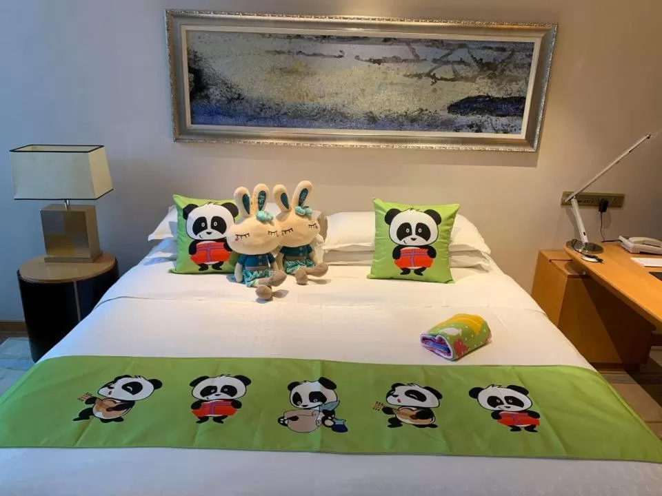 Bedroom, Bed in Sheraton Yantai Golden Beach Resort