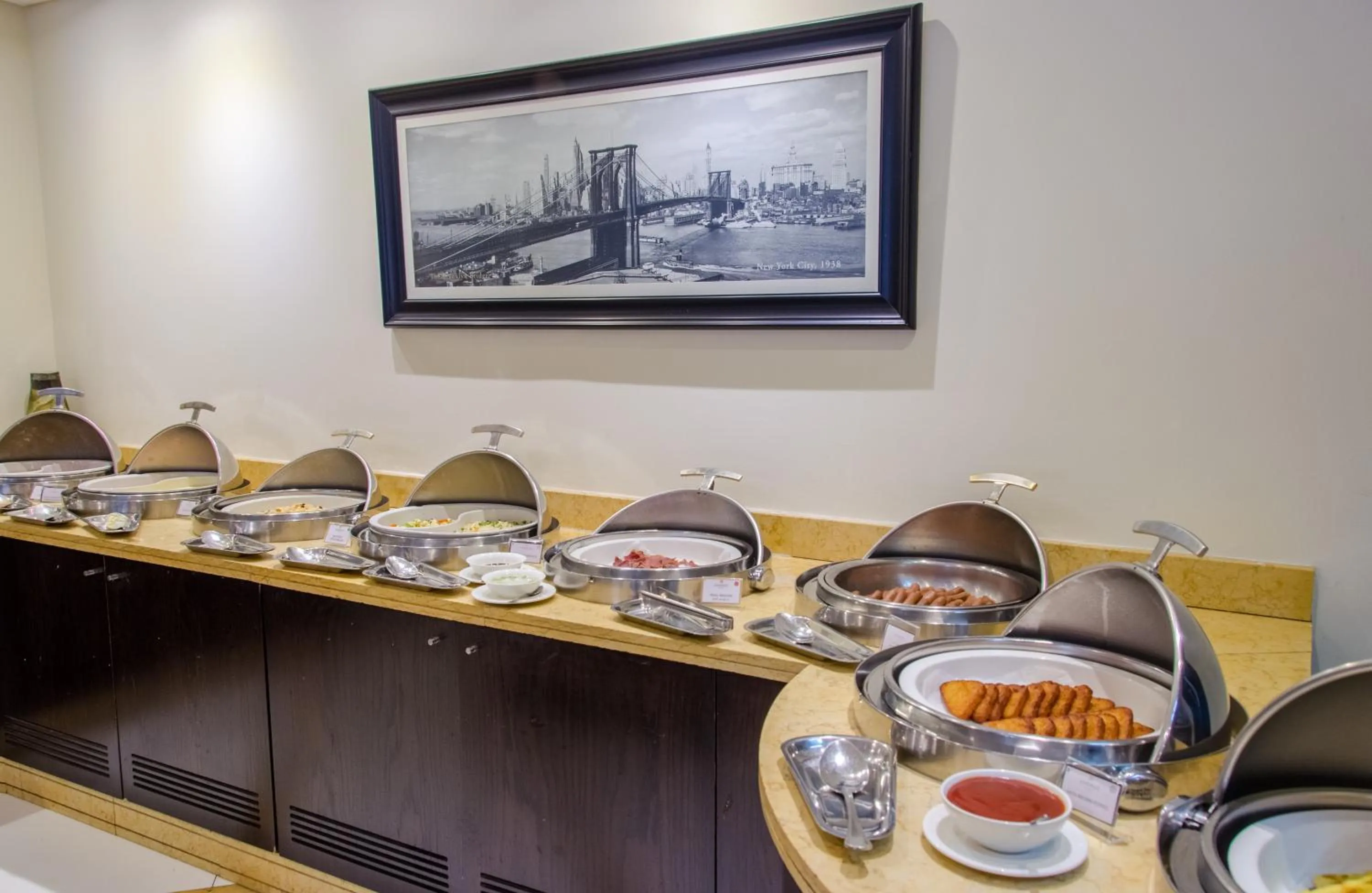 Dinner in Avenue Hotel Dubai