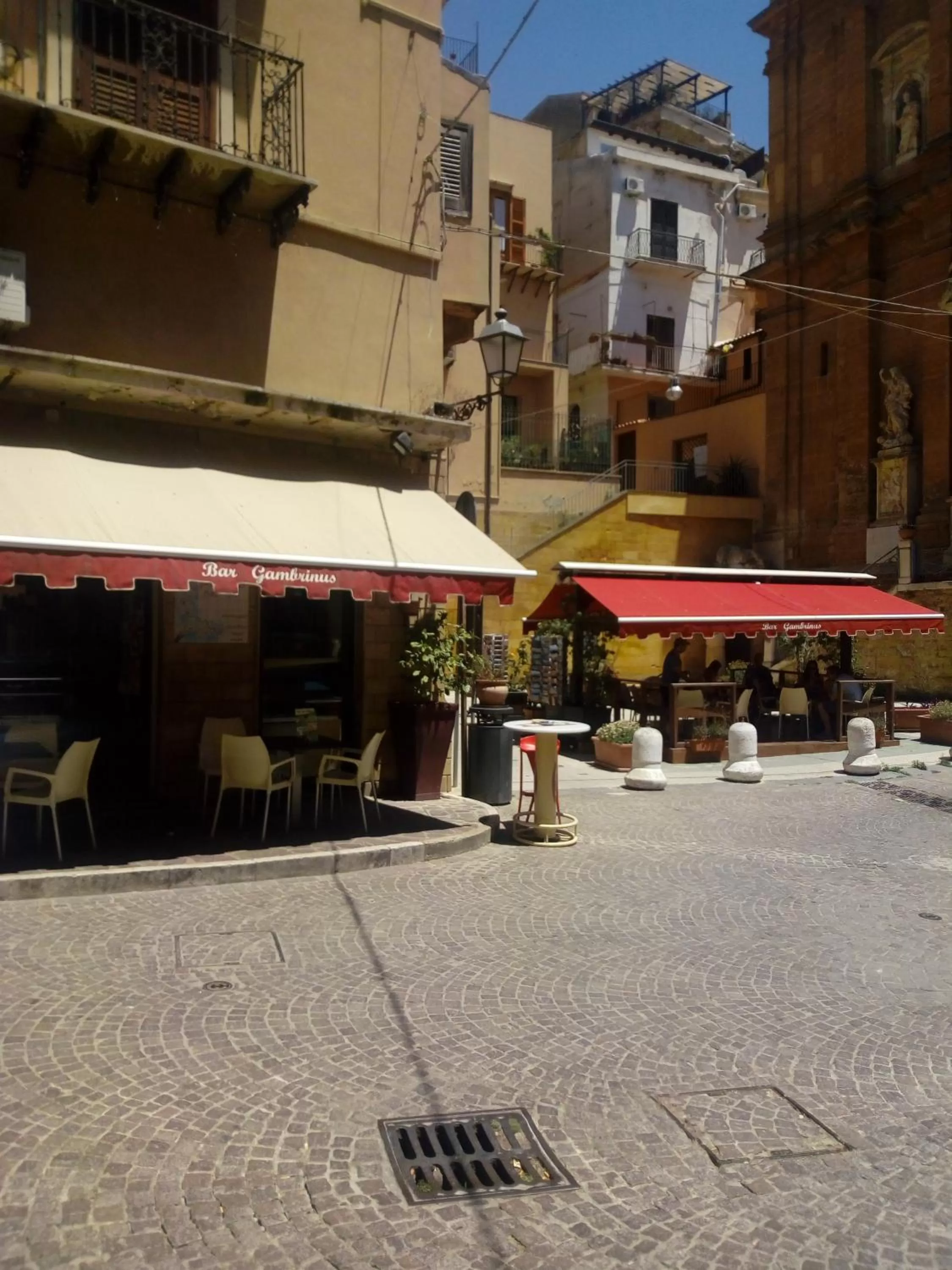 Neighbourhood in B&B Le Lumìe "Il Cortiletto Del Centro"