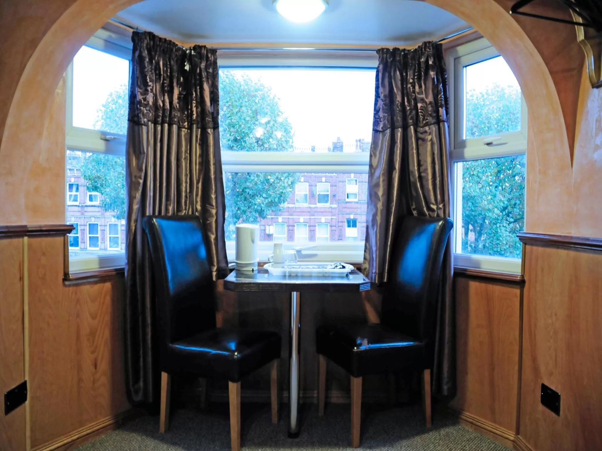 Photo of the whole room in Cricklewood Lodge Hotel