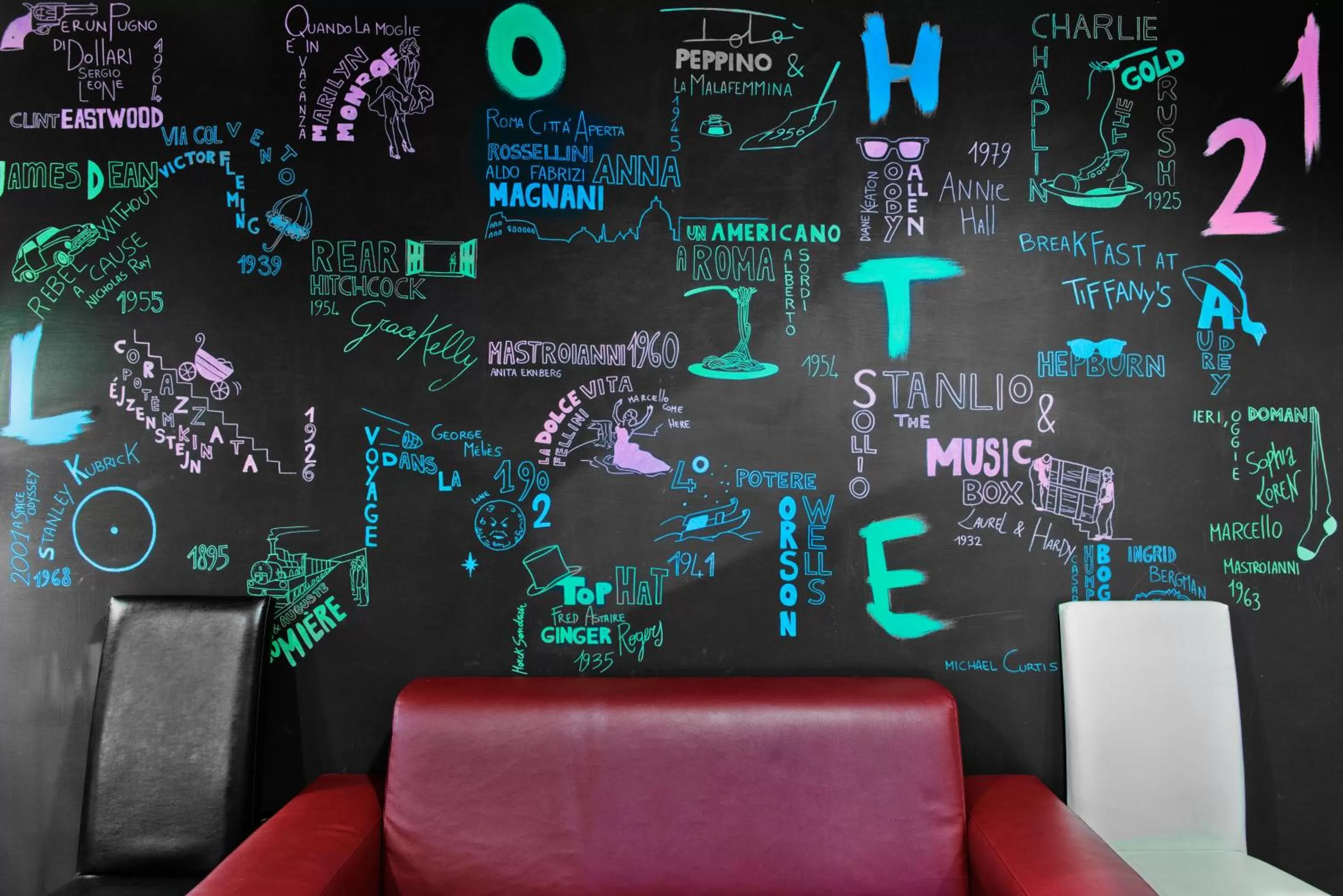 Communal lounge/ TV room in Twentyone Hotel