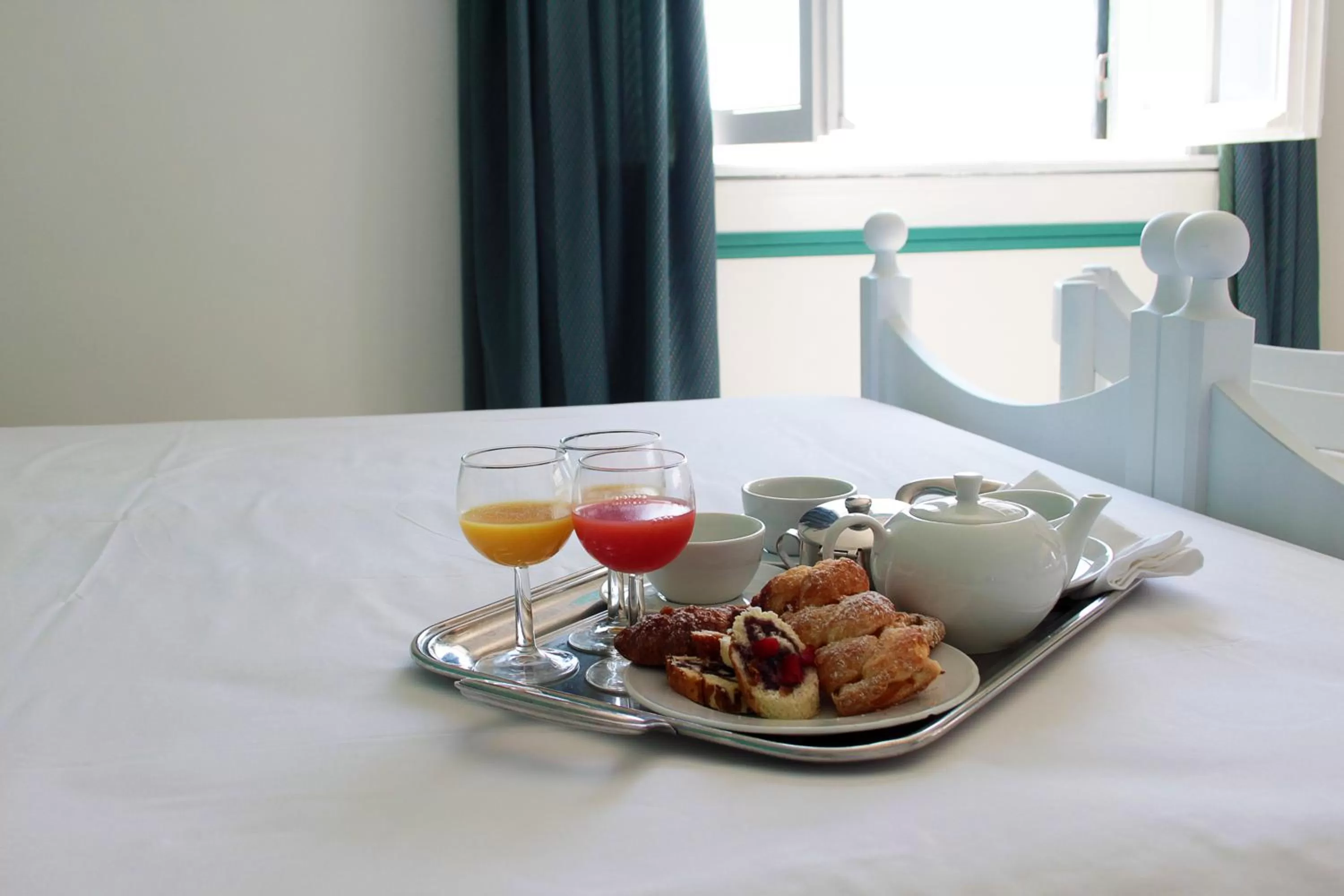 Food and drinks in Sunbay Park Hotel