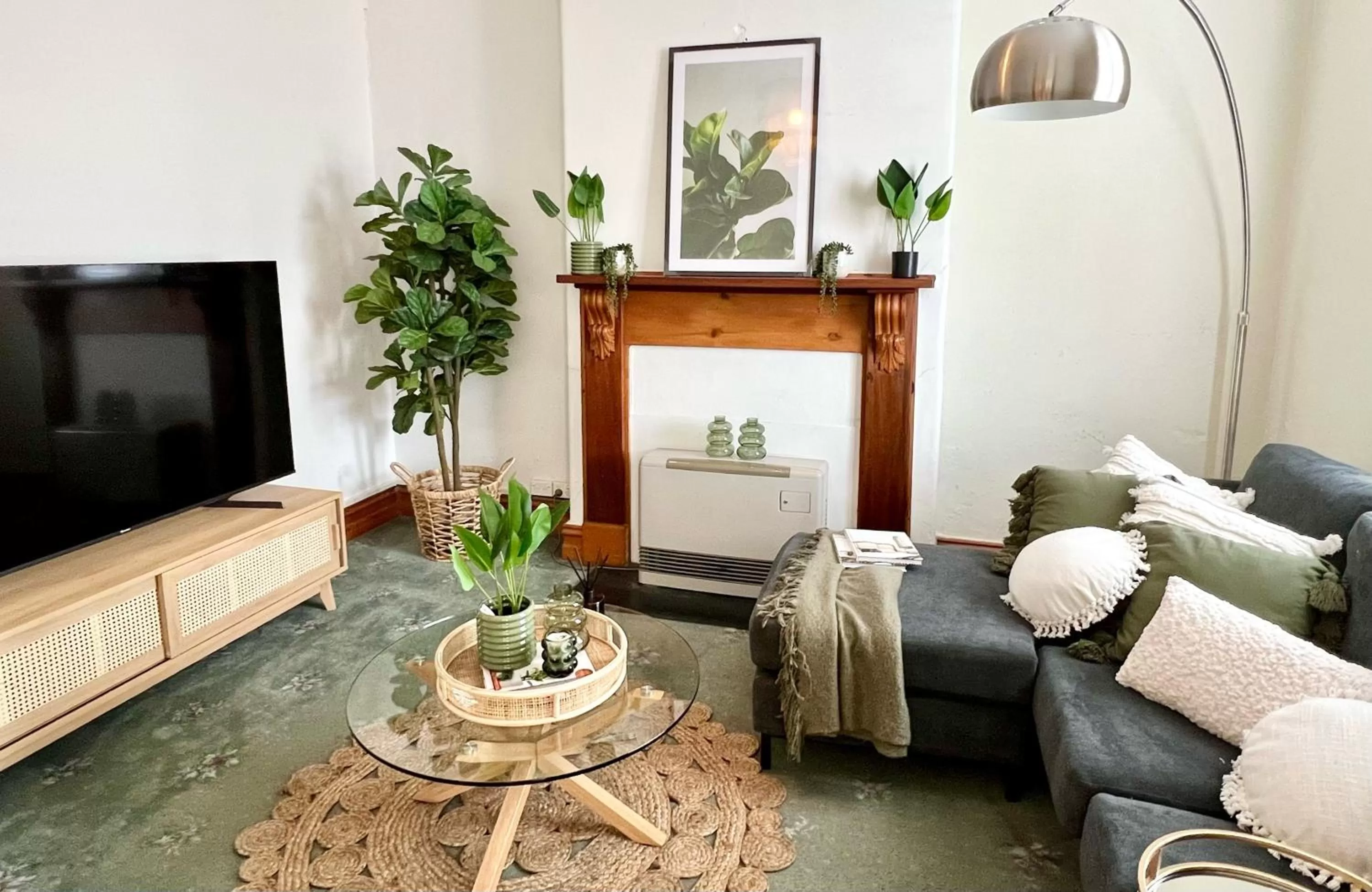 Living room in Seacombe House Motor Inn Port Fairy
