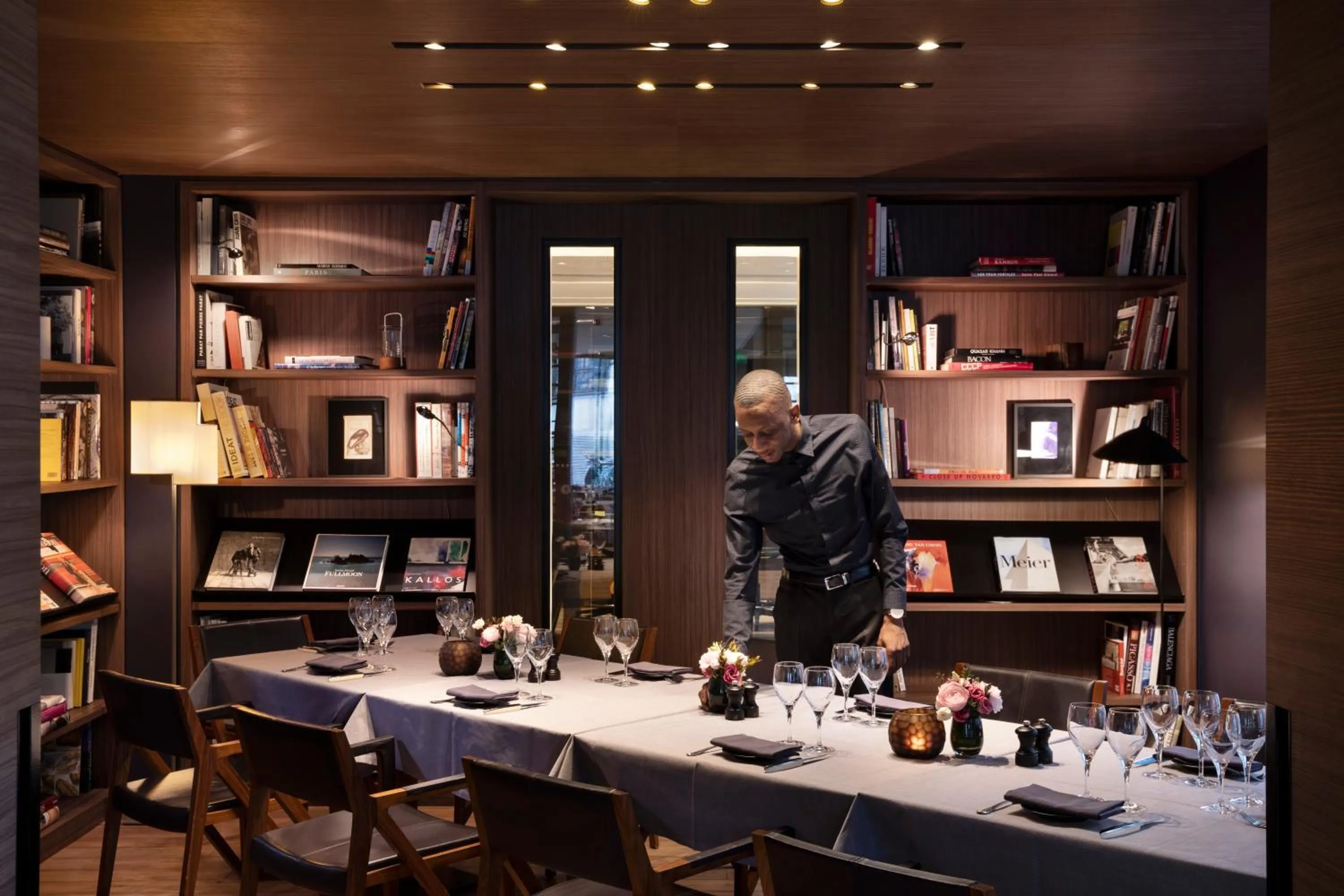 Staff in Hotel de Nell