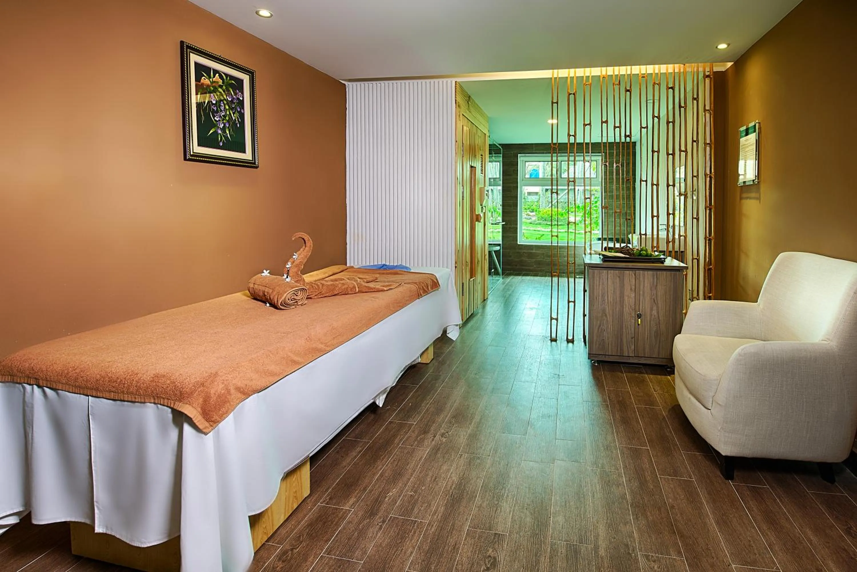 Spa and wellness centre/facilities, Bed in Muong Thanh Holiday Muine Hotel