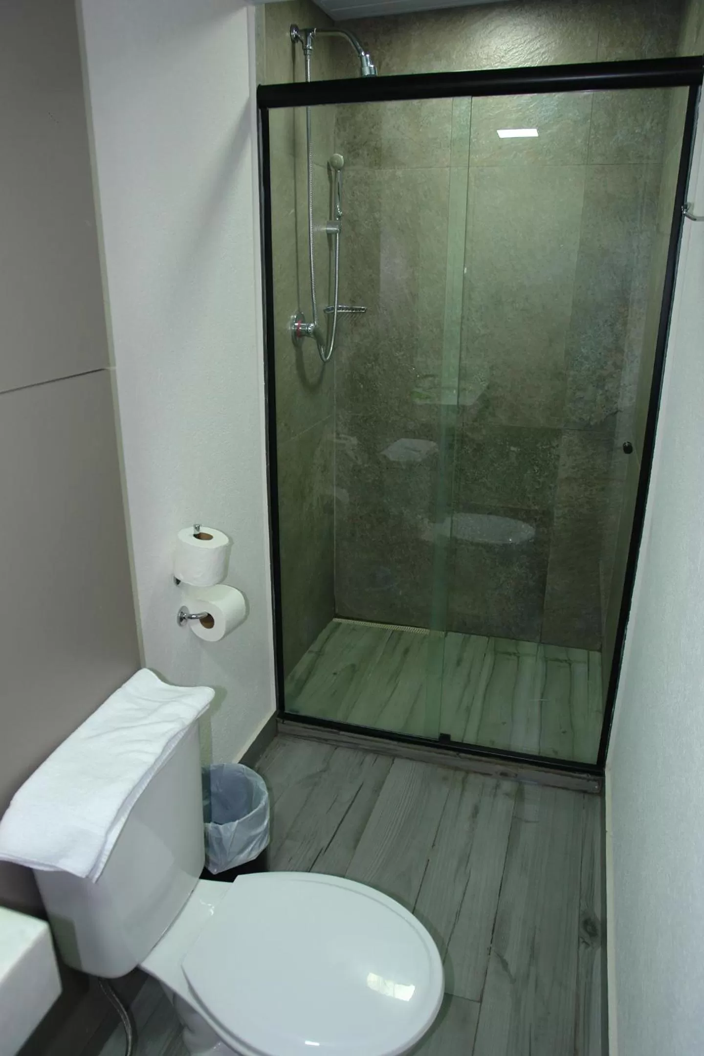 Bathroom in Íbis Styles Itaúna