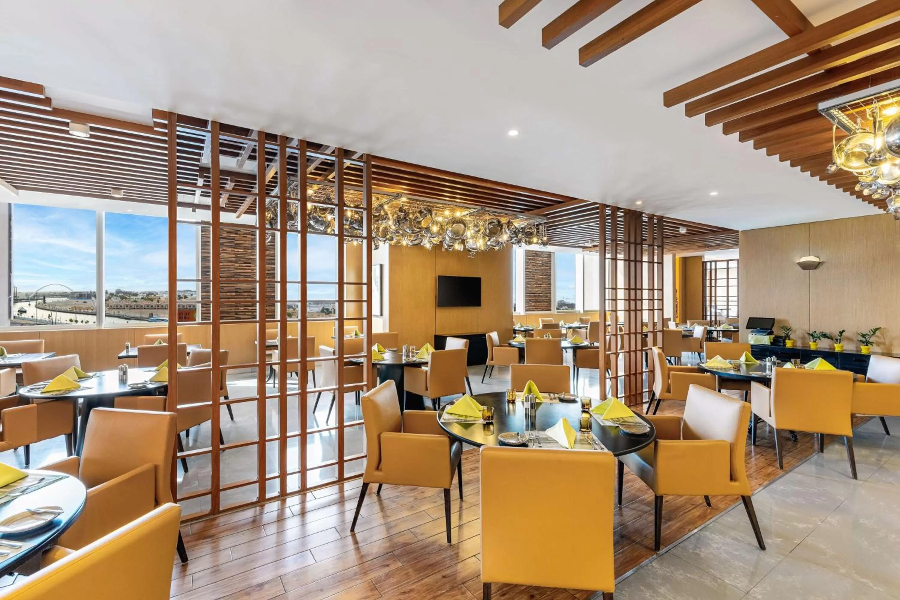 Restaurant/places to eat in V Hotel Dubai, Curio Collection by Hilton