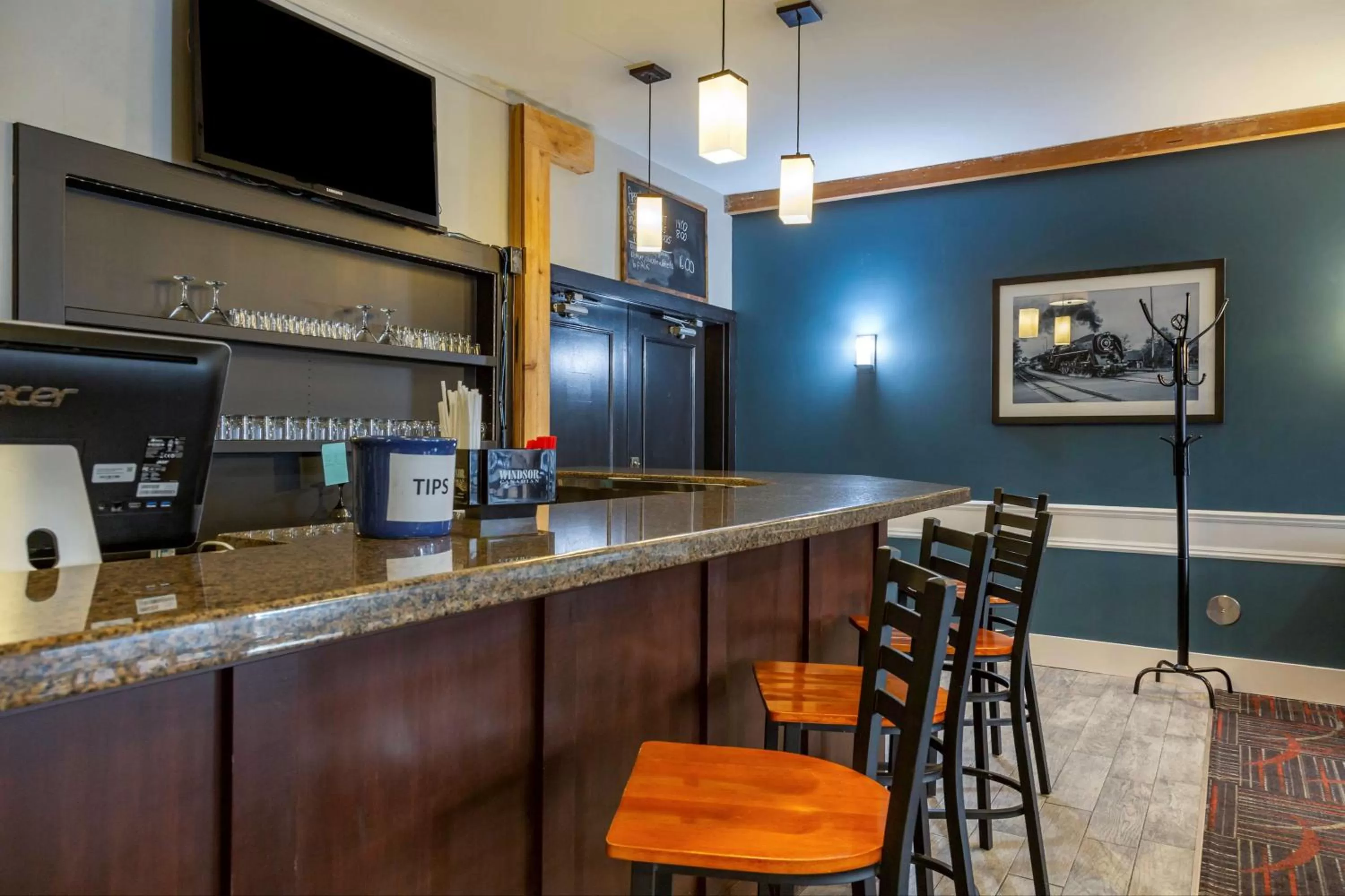 Lounge or bar in Best Western Plus Como Park Hotel