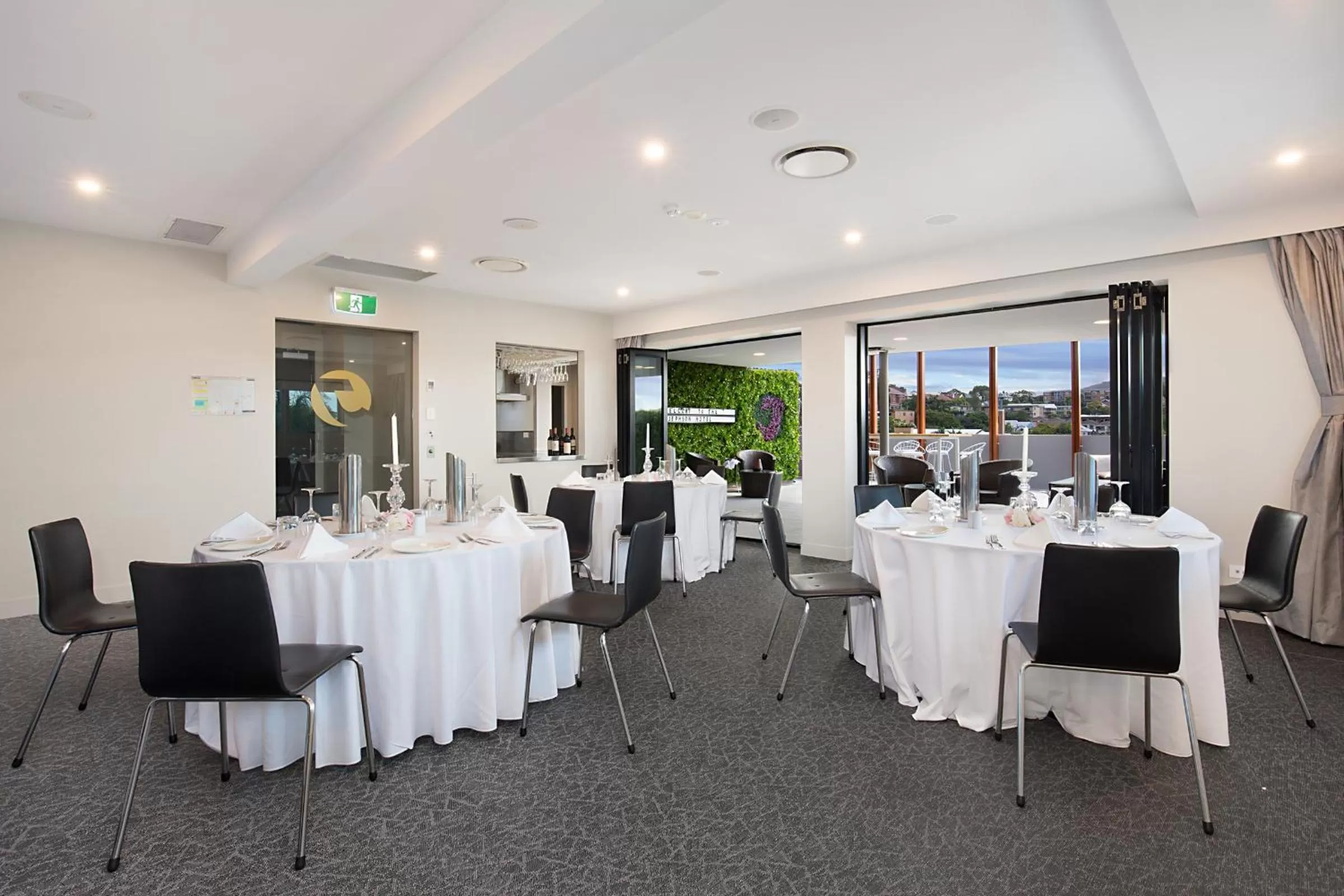 Meeting/conference room in Jephson Hotel & Apartments