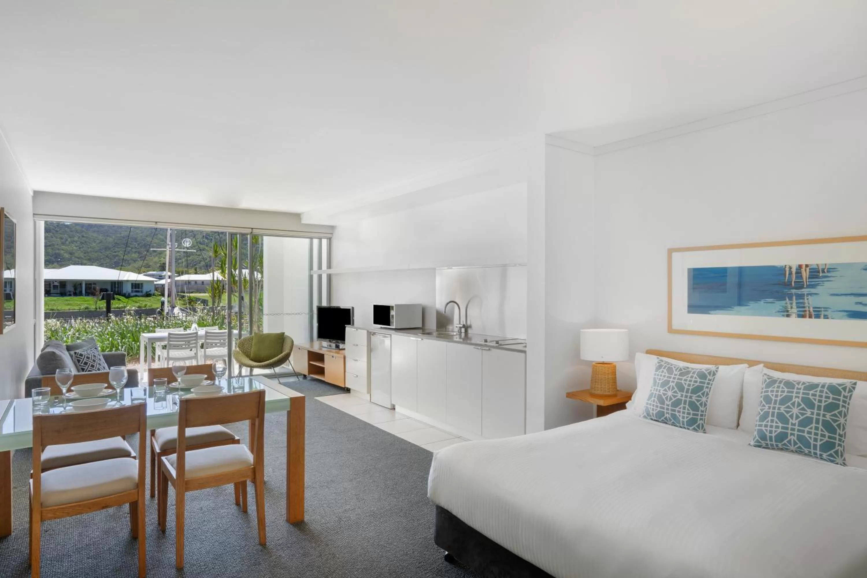 Kitchen or kitchenette in Peppers Blue on Blue