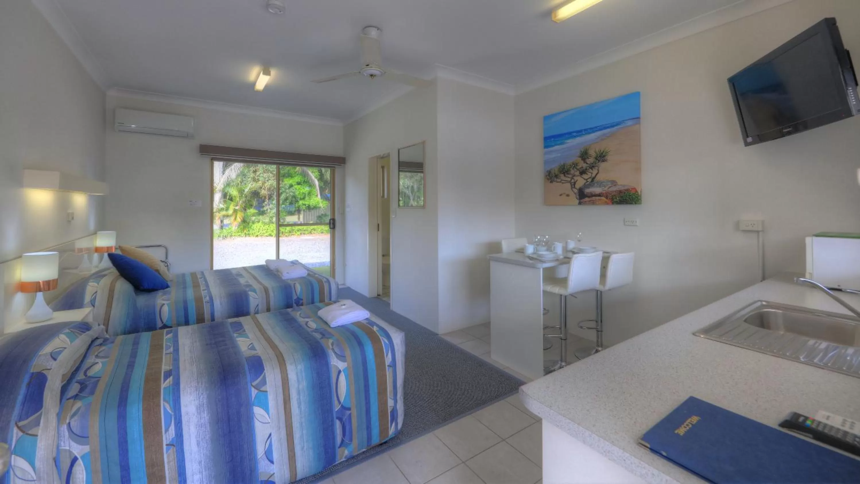 Standard Twin Room in Yamba Motor Inn