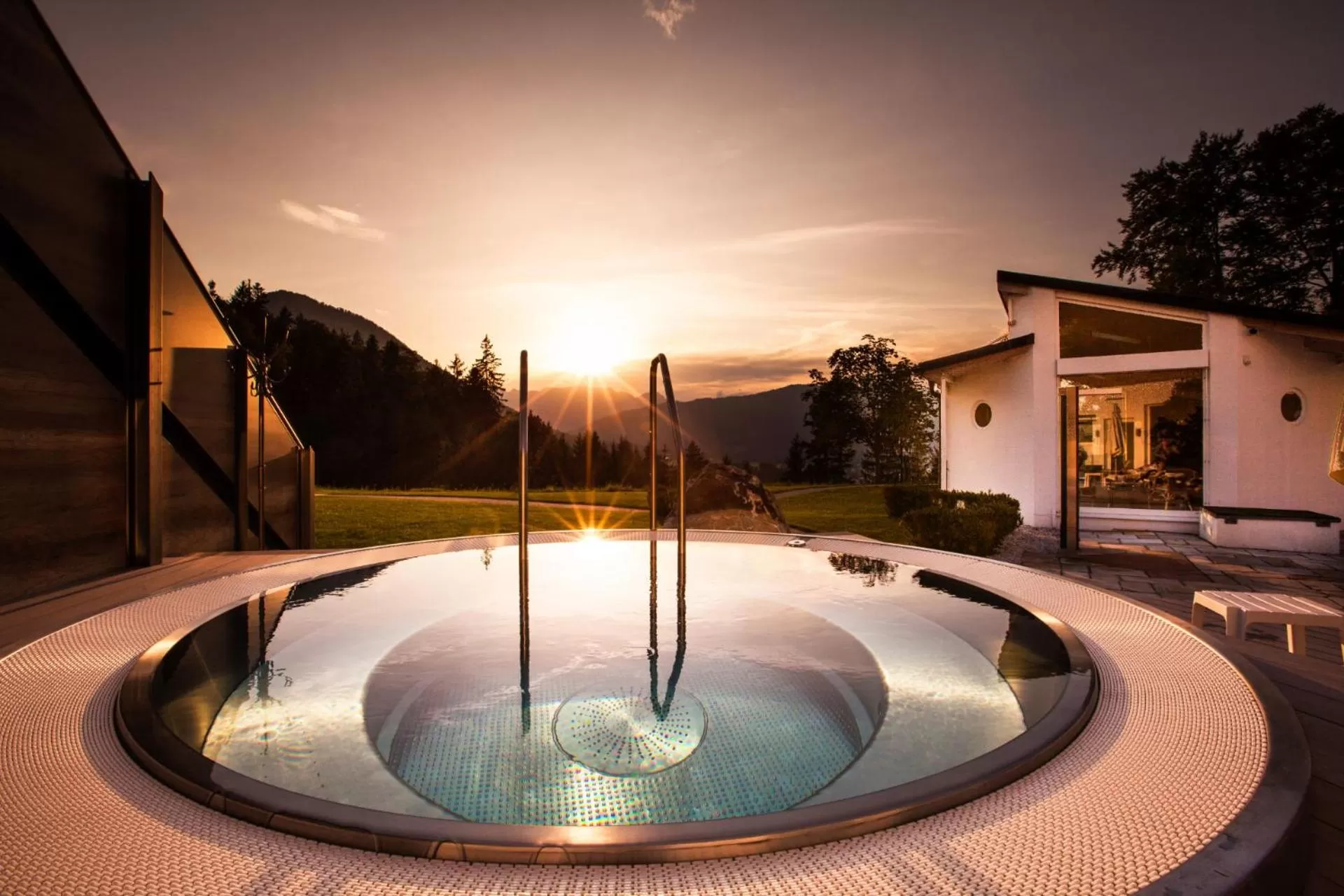 Hot Tub in Alm- & Wellnesshotel Alpenhof