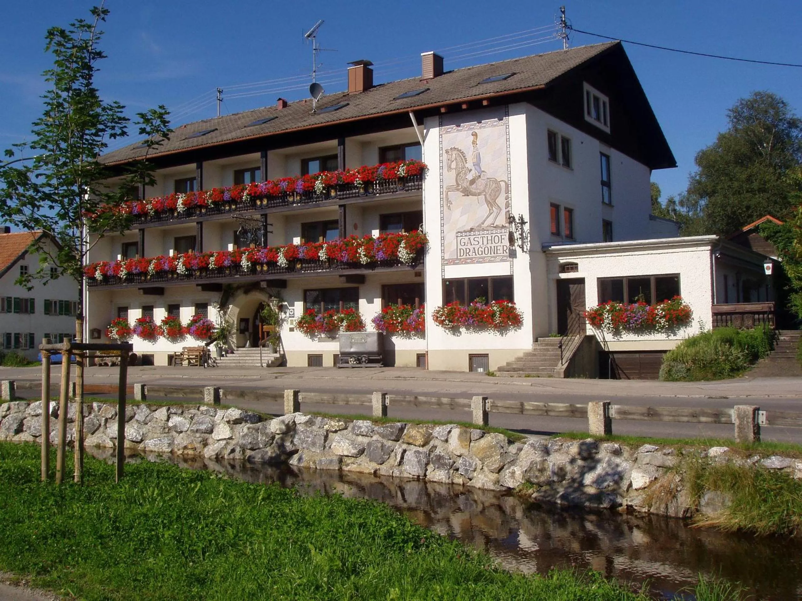 Facade/entrance, Property Building in Hotel-Gasthof Zum Dragoner