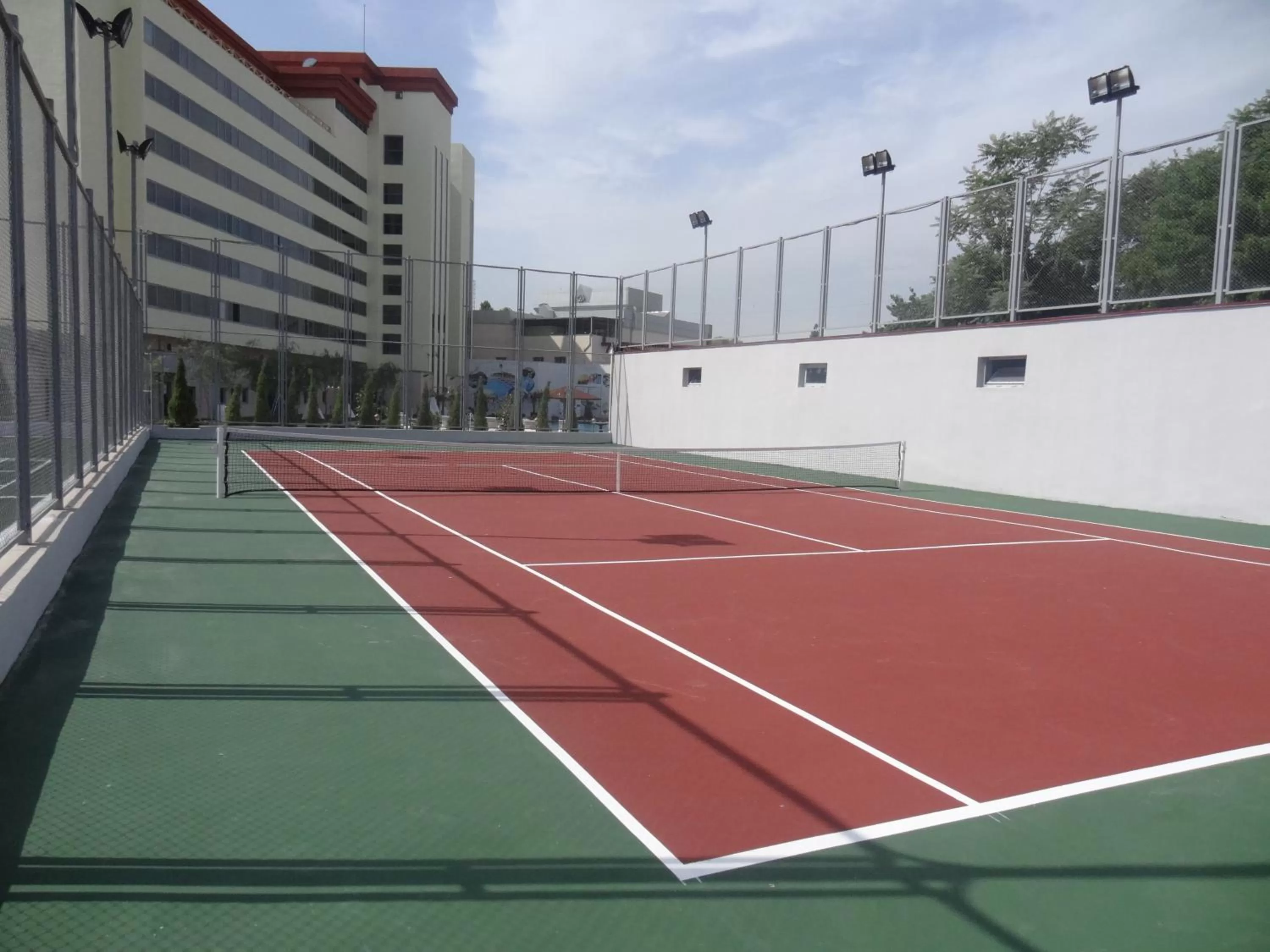 Tennis court in Grand Mir Hotel