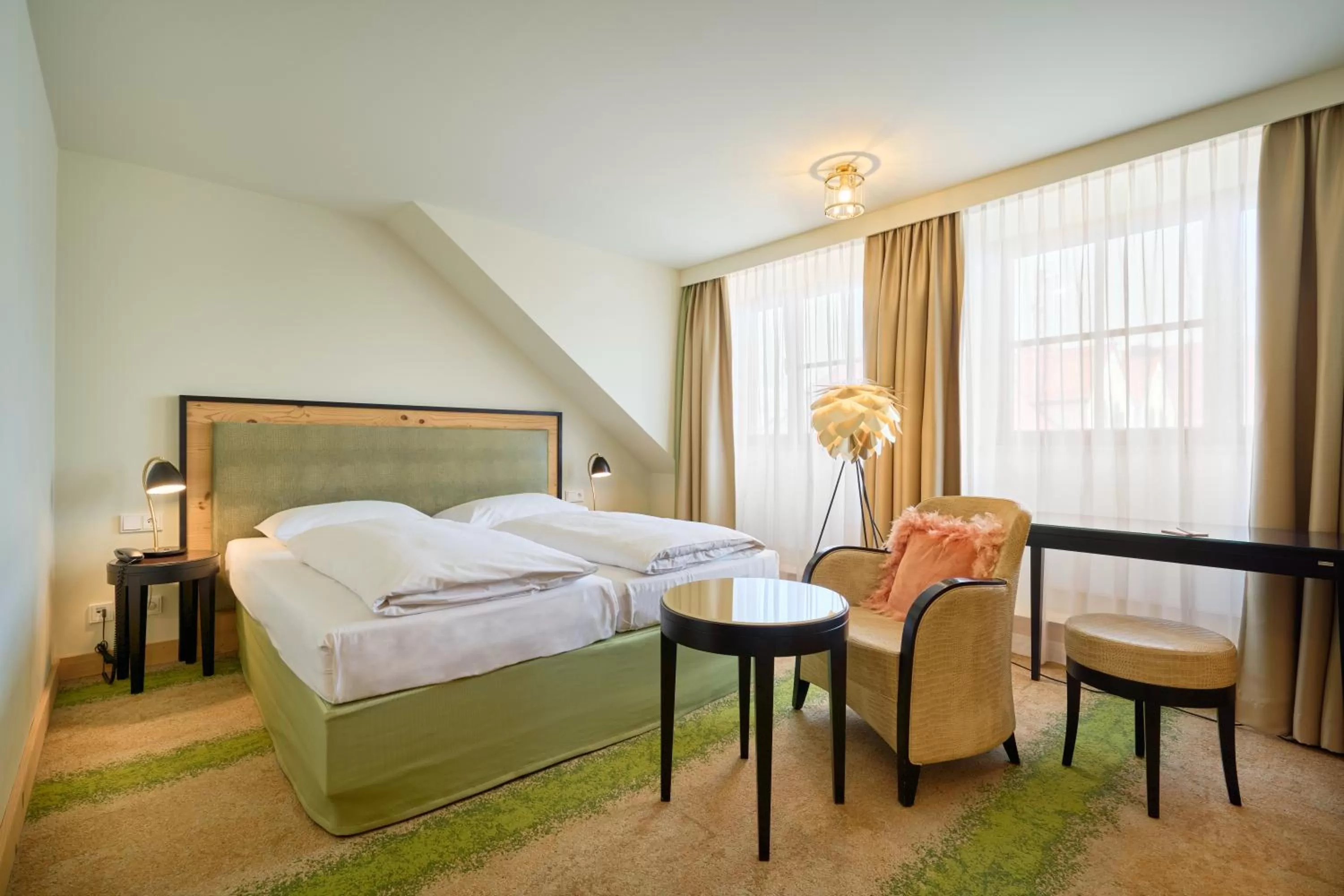 Photo of the whole room, Bed in Hotel Lechnerhof Unterföhring