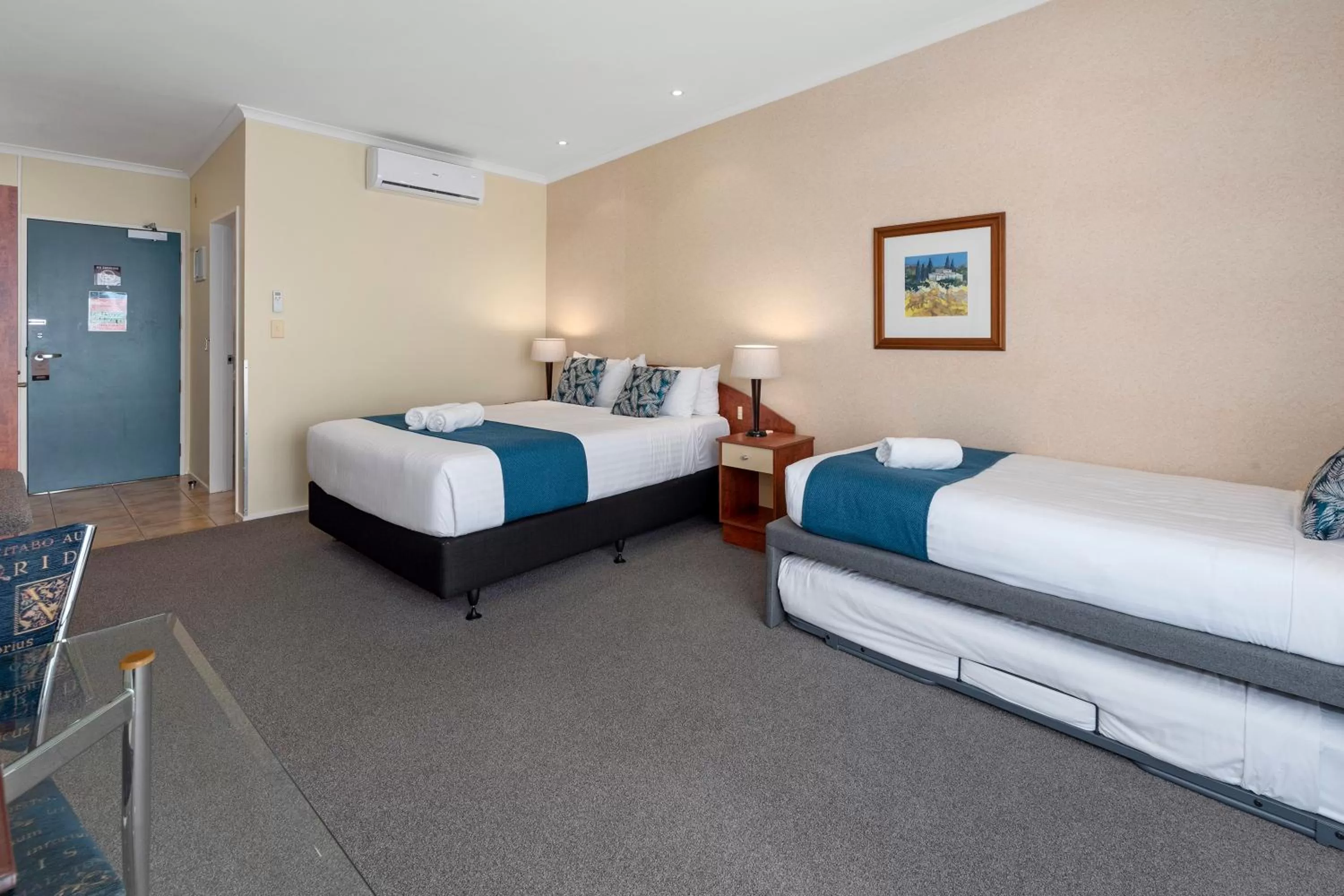 Bed in Aristotles North Shore