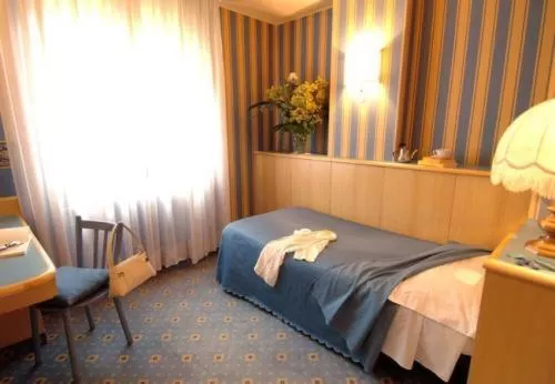 Photo of the whole room, Bed in Hotel Garda