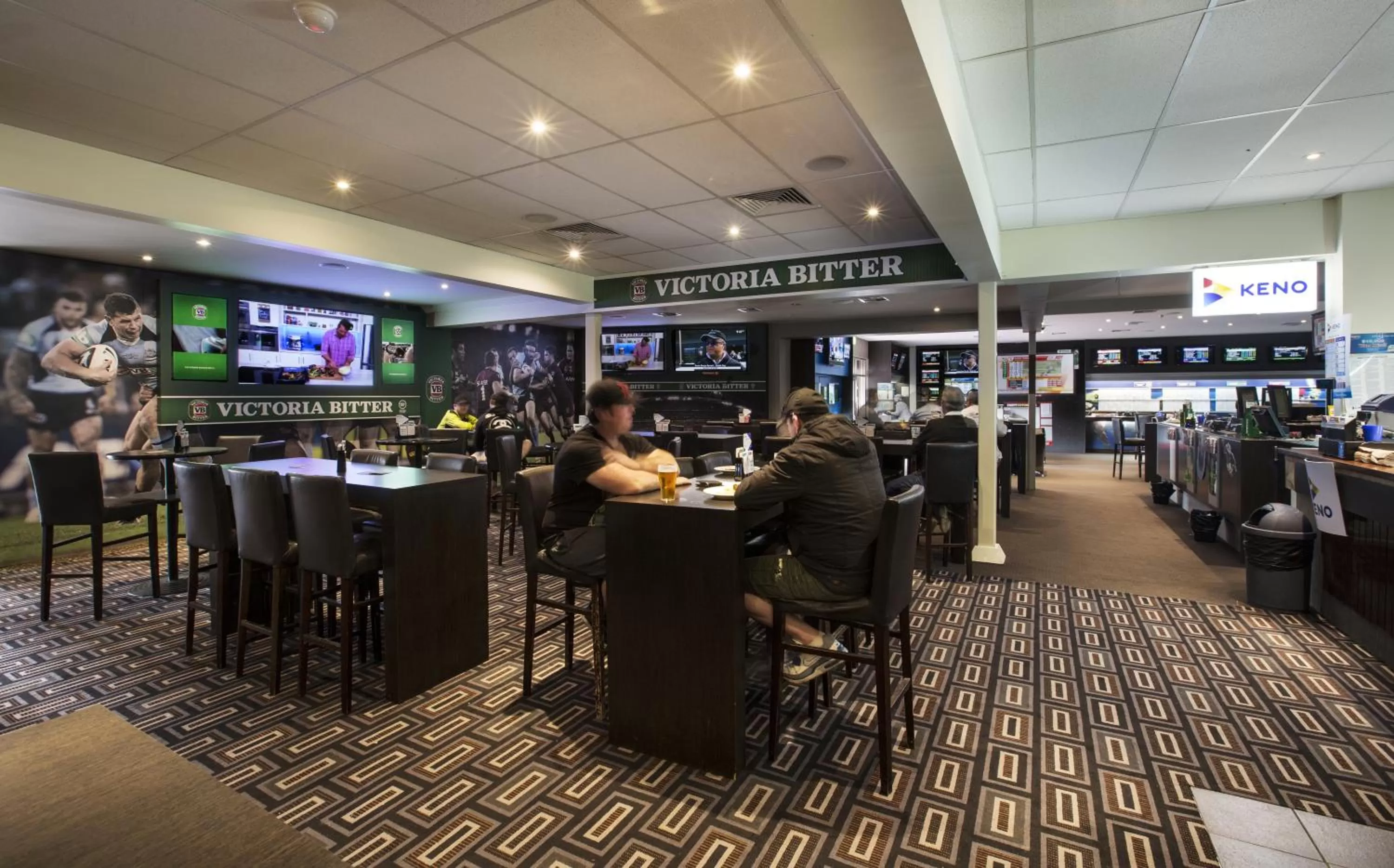 Evening entertainment in Nightcap at Jamison Hotel