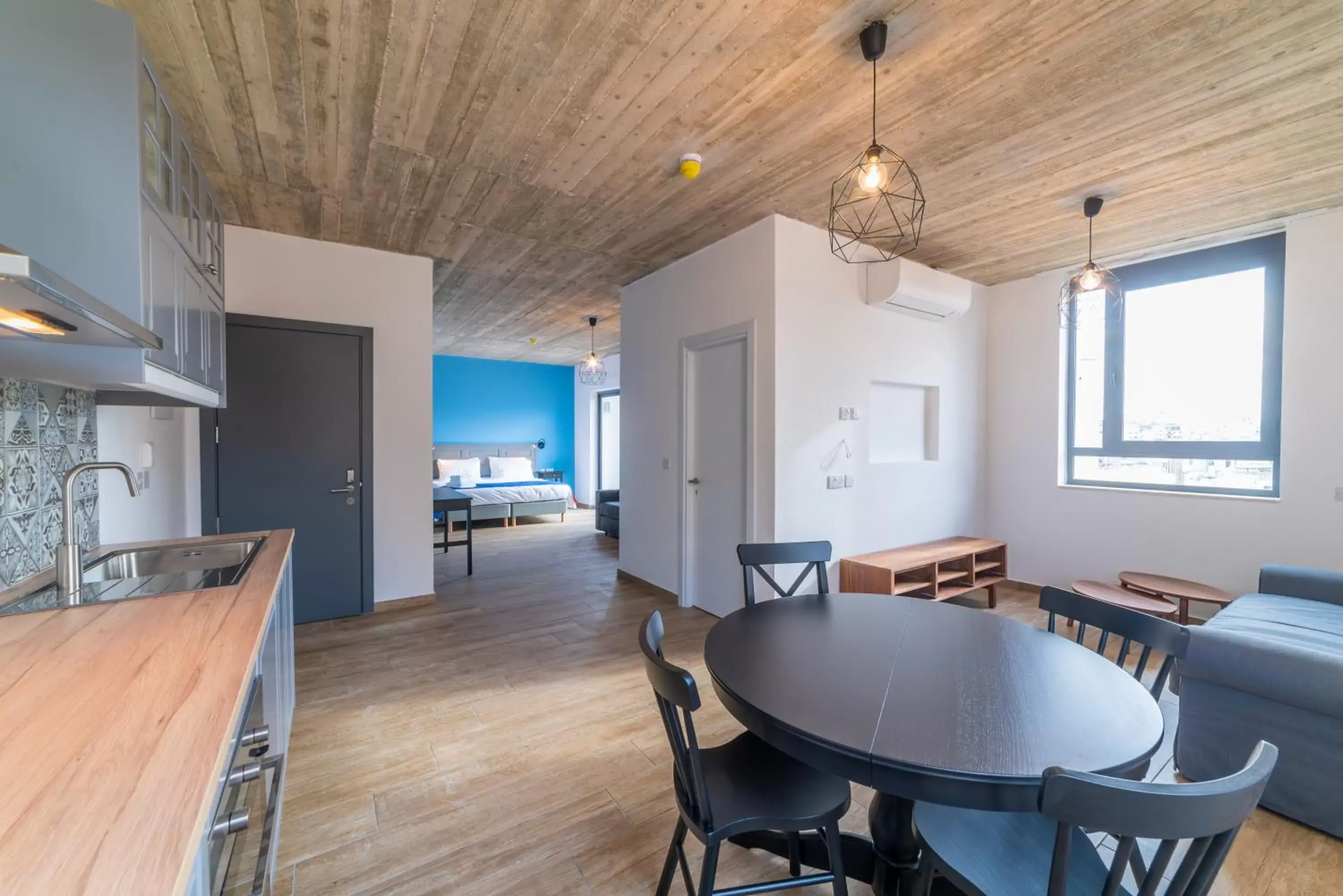 Chapter 5 Hotel Chapter 5 Hotel