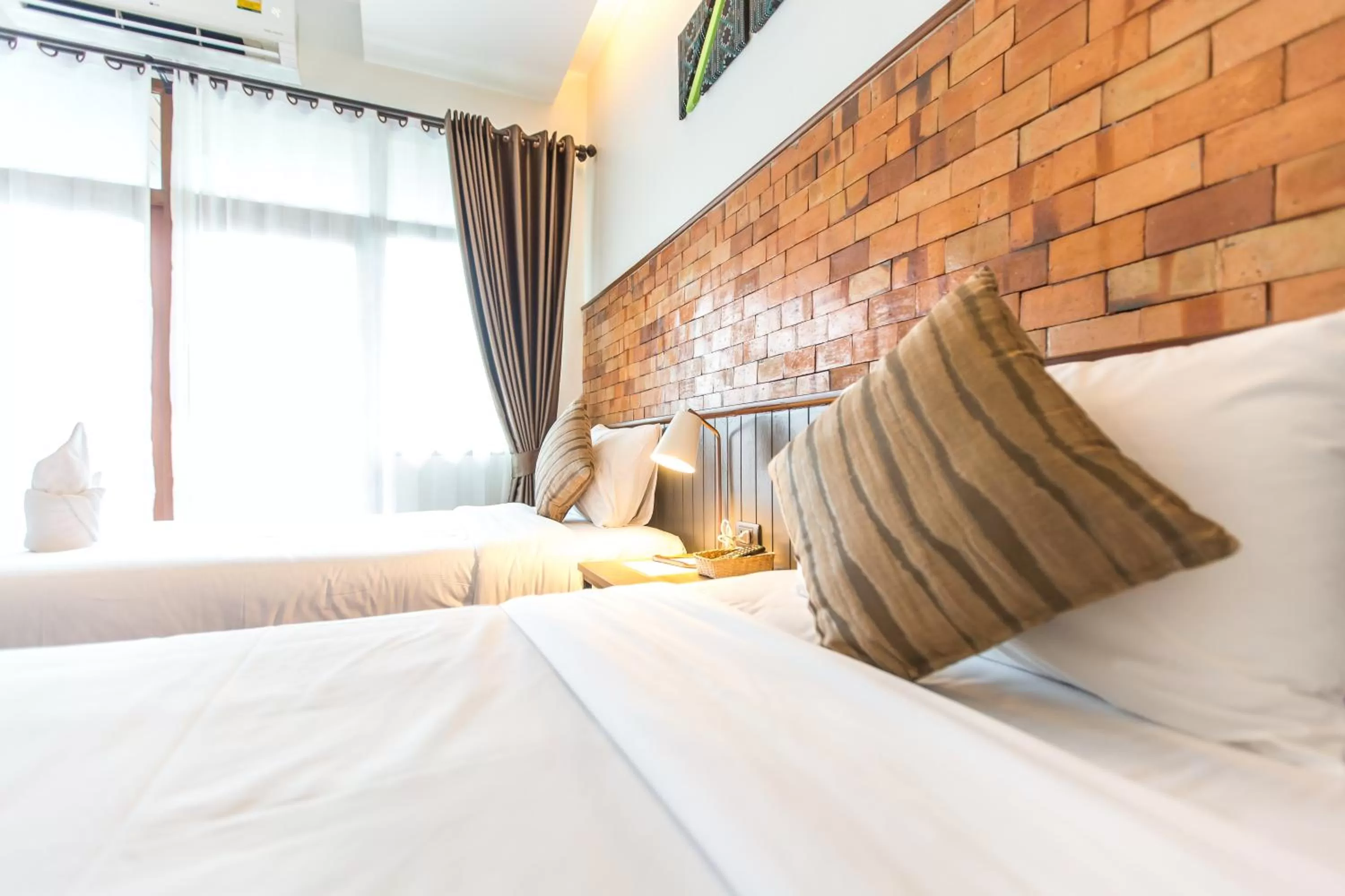 Bed in The Old City Wall Inn