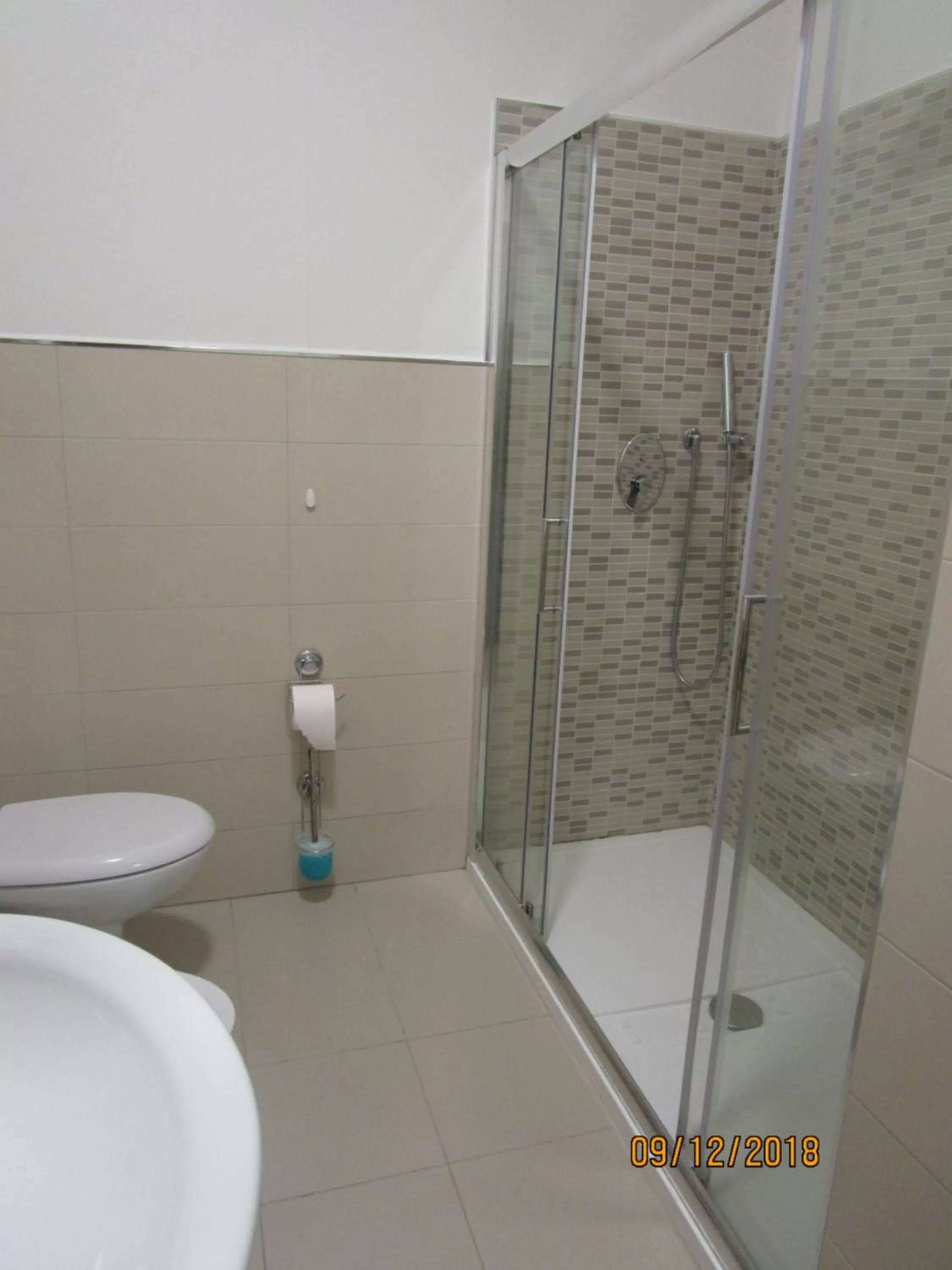 Shower in Hotel Costa