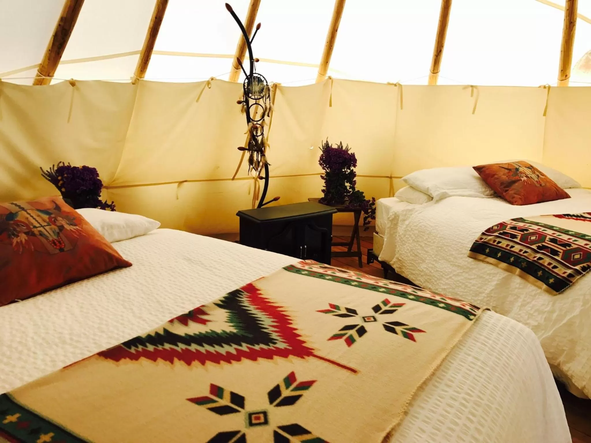 Bed in Olancha RV Park and Motel