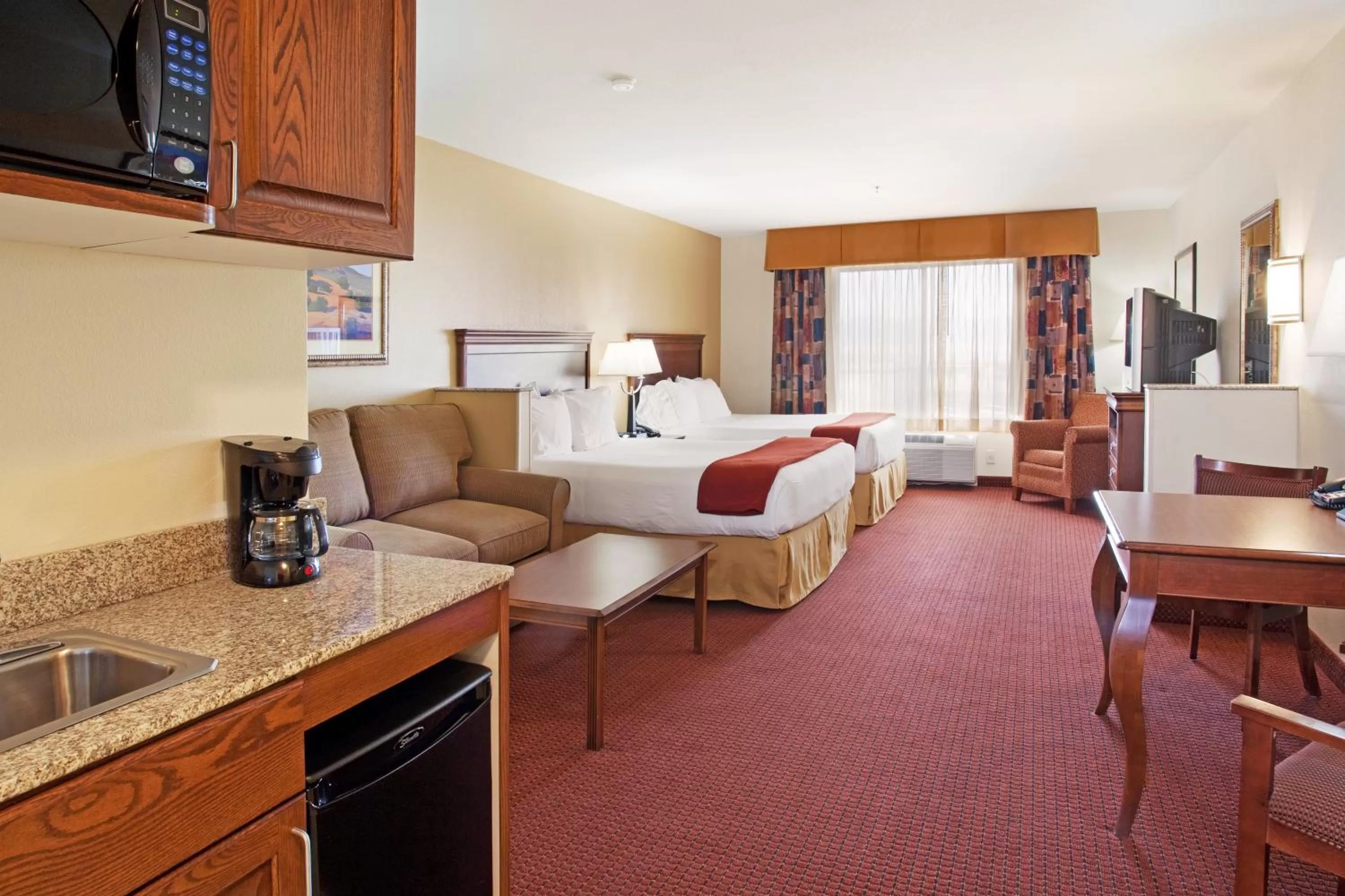 Photo of the whole room, Bed in Holiday Inn Express Hotel & Suites Tooele by IHG