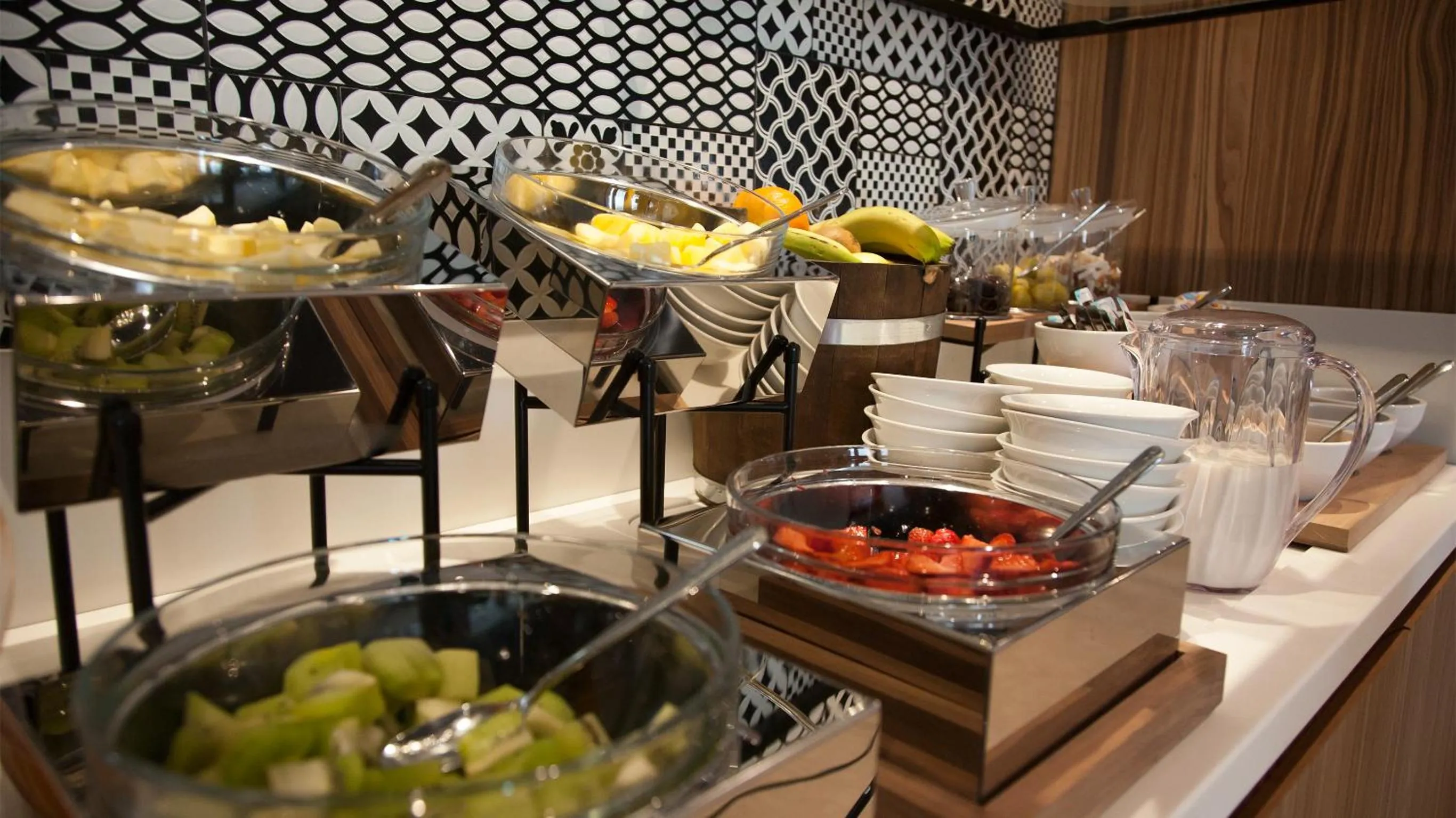 Continental breakfast in G Hotel Pescara