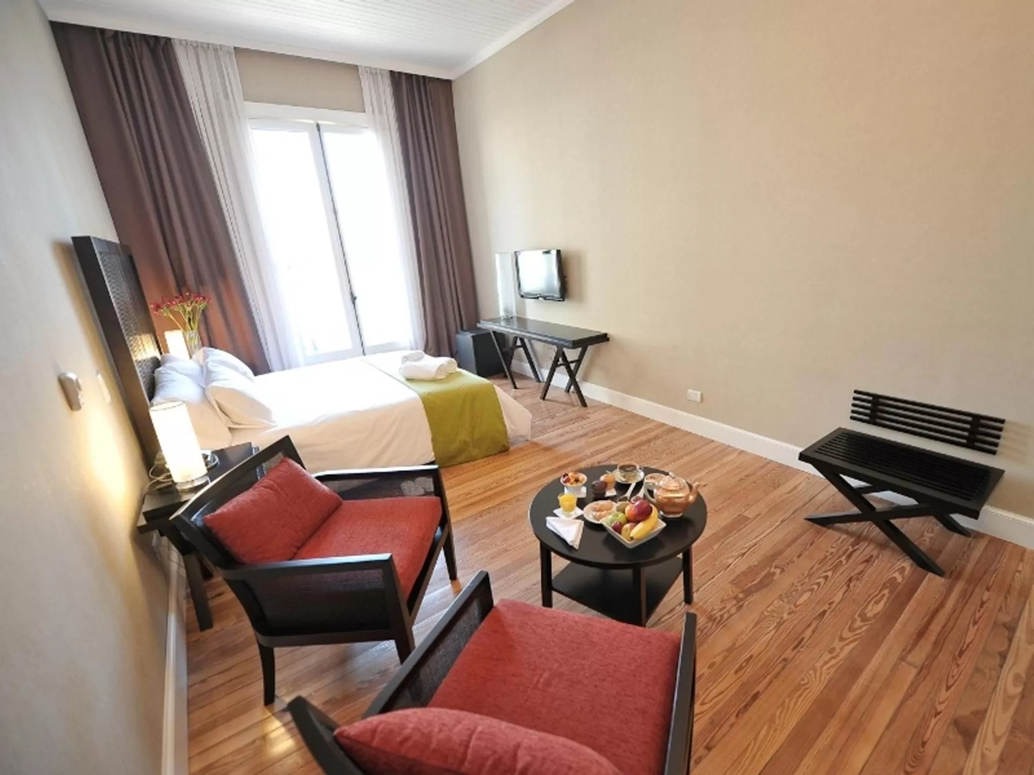 Dining area, Bed in Patios de San Telmo