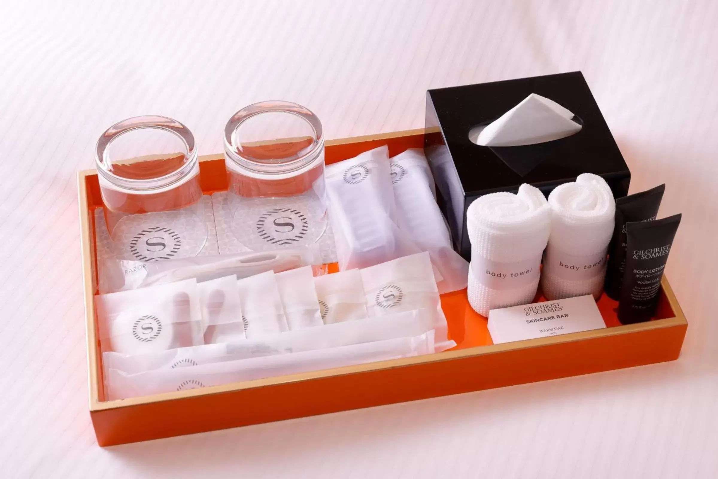 Premium Floor Deluxe Double Room - Non-Smoking in Sheraton Miyako Hotel Osaka Premium Floor Deluxe Double Room - Non-Smoking in Sheraton Miyako Hotel Osaka