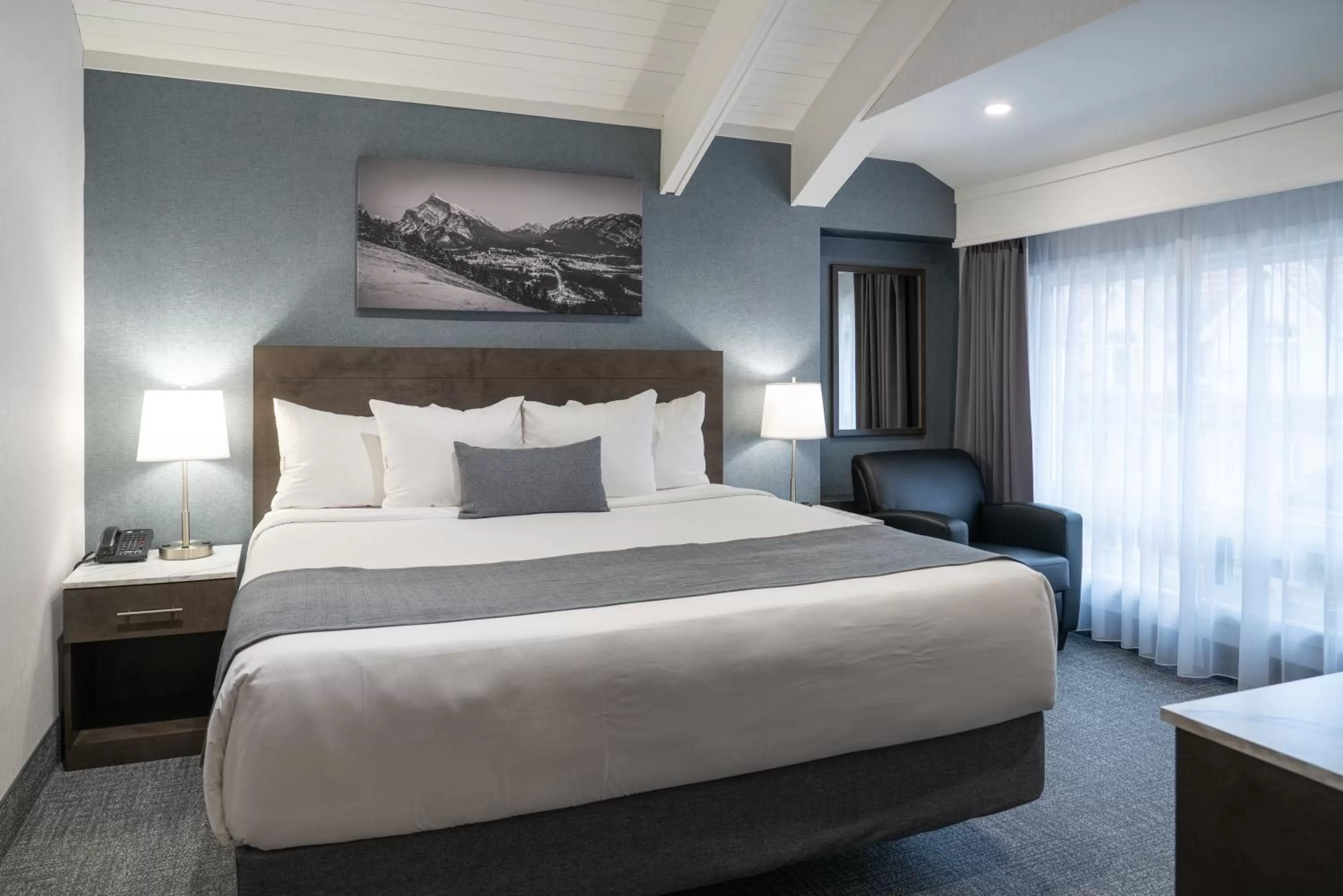 Photo of the whole room, Bed in Red Carpet Inn