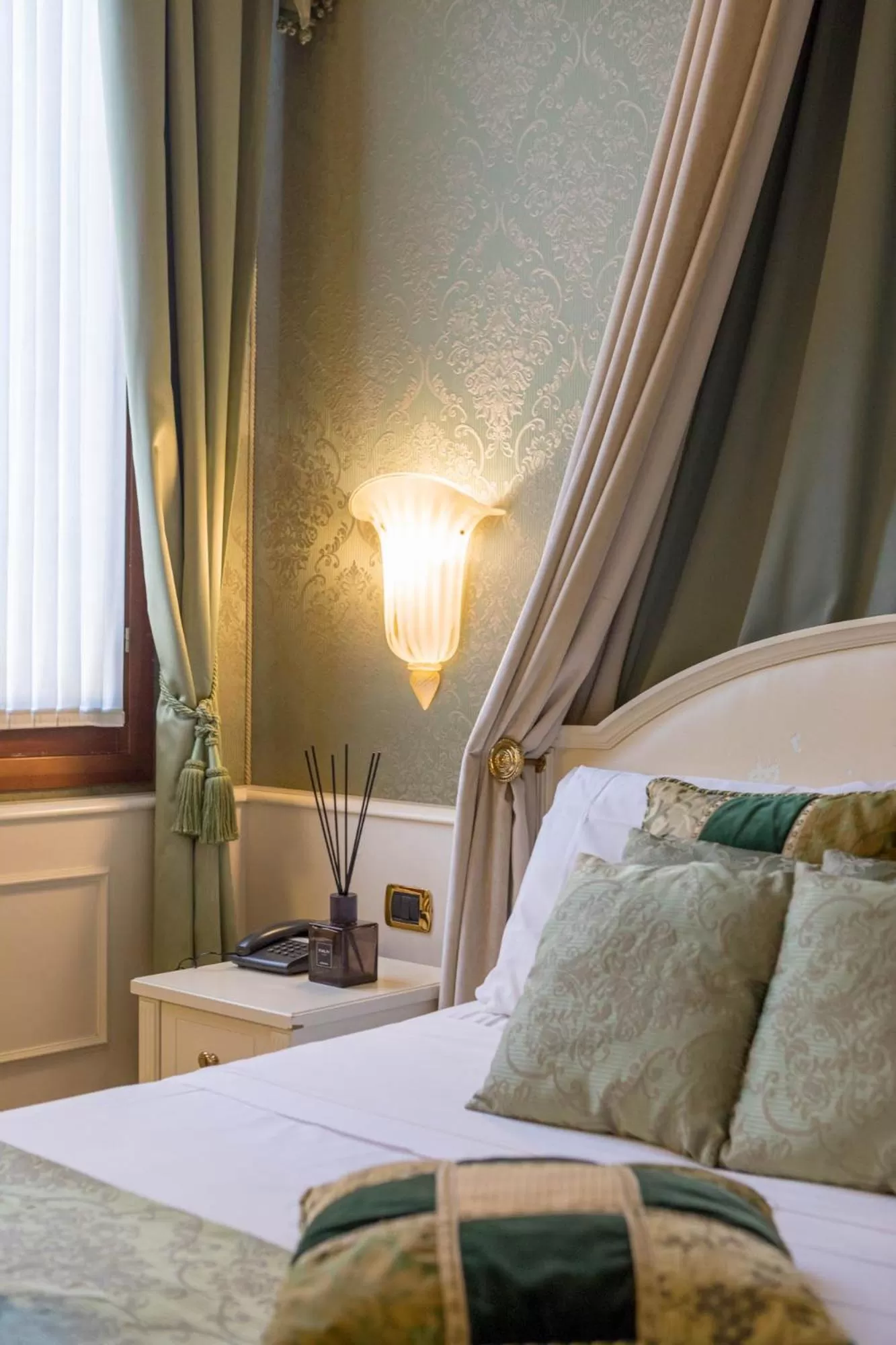 Bed in Duodo Palace Hotel