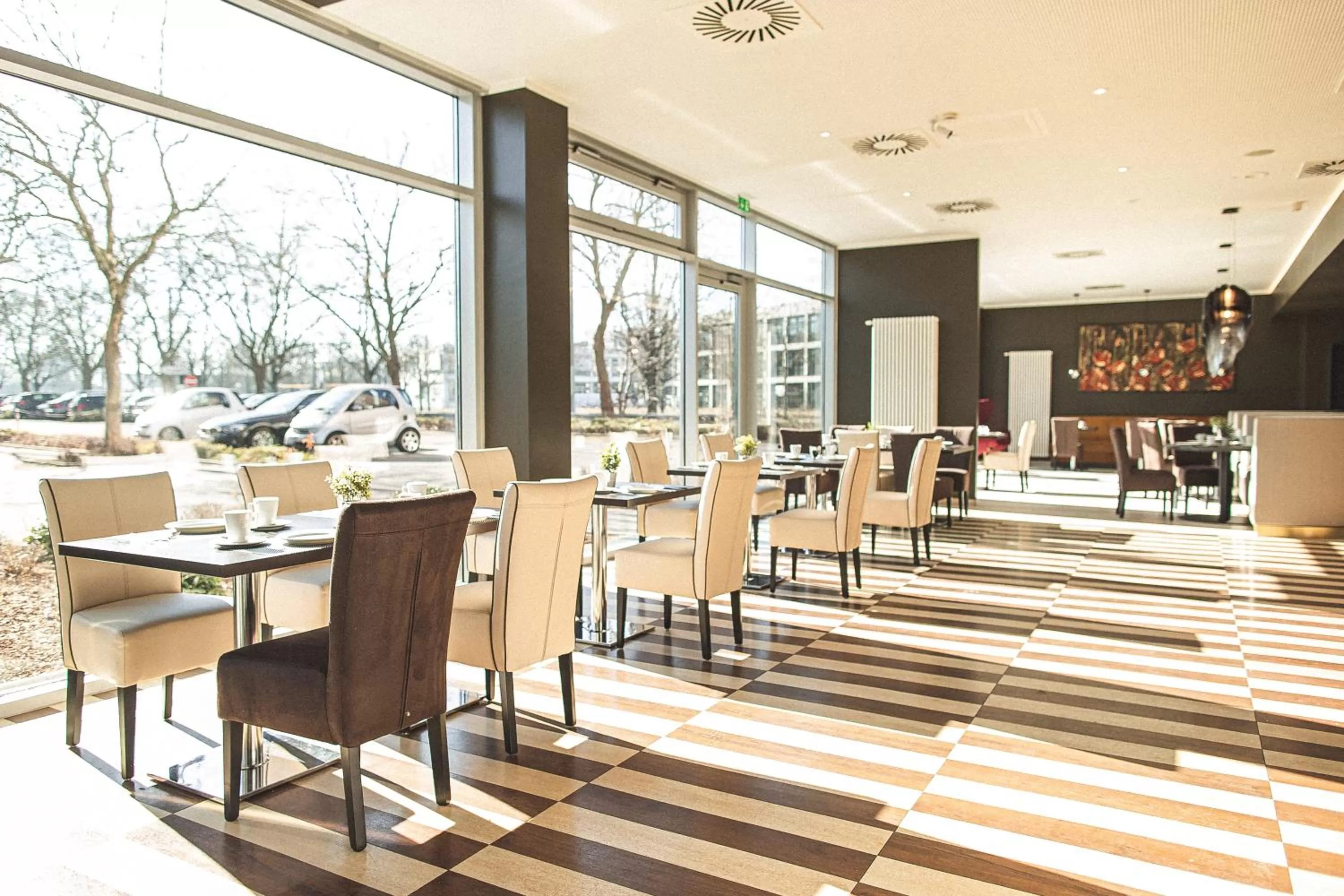 Restaurant/places to eat in PLAZA Premium Karlsruhe