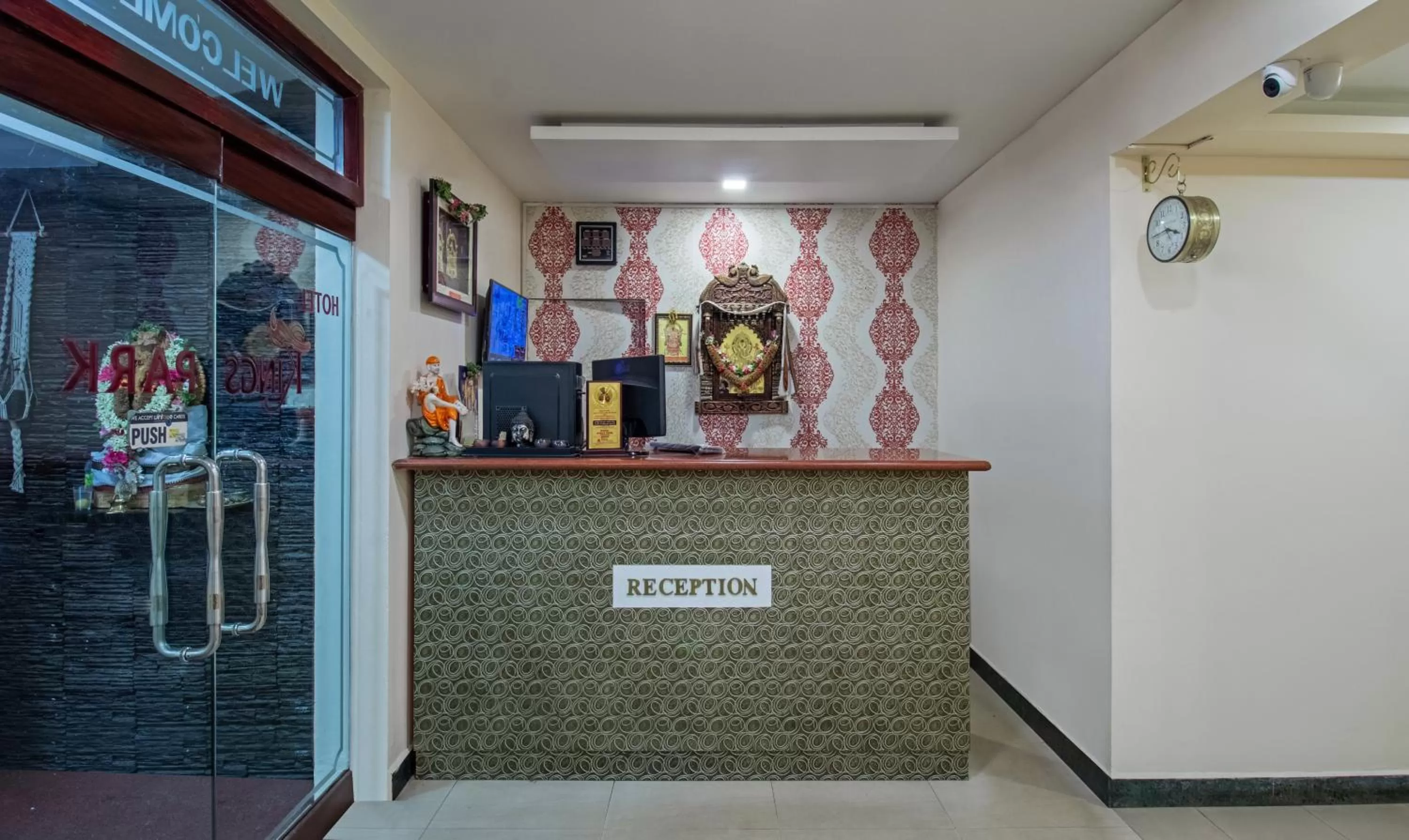 Lobby or reception in Treebo Kodai Kings Park, 650 M From Kodai Lake