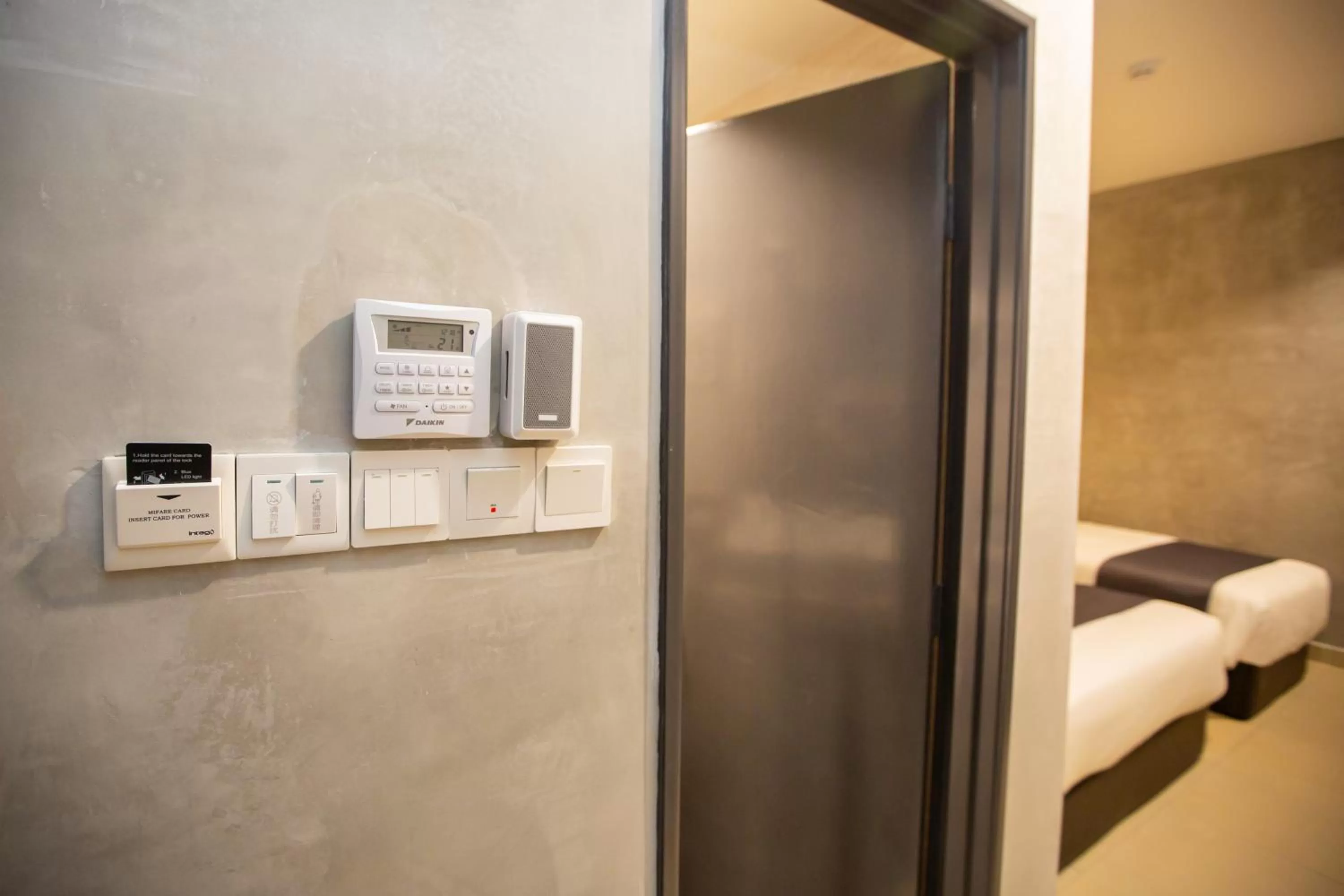 Bed in 1 Hotel Signature