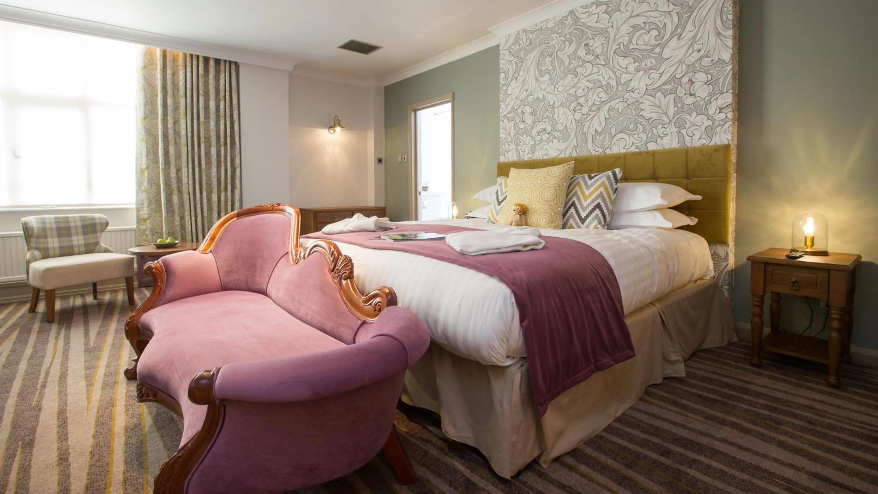 Photo of the whole room, Bed in The Stanneylands