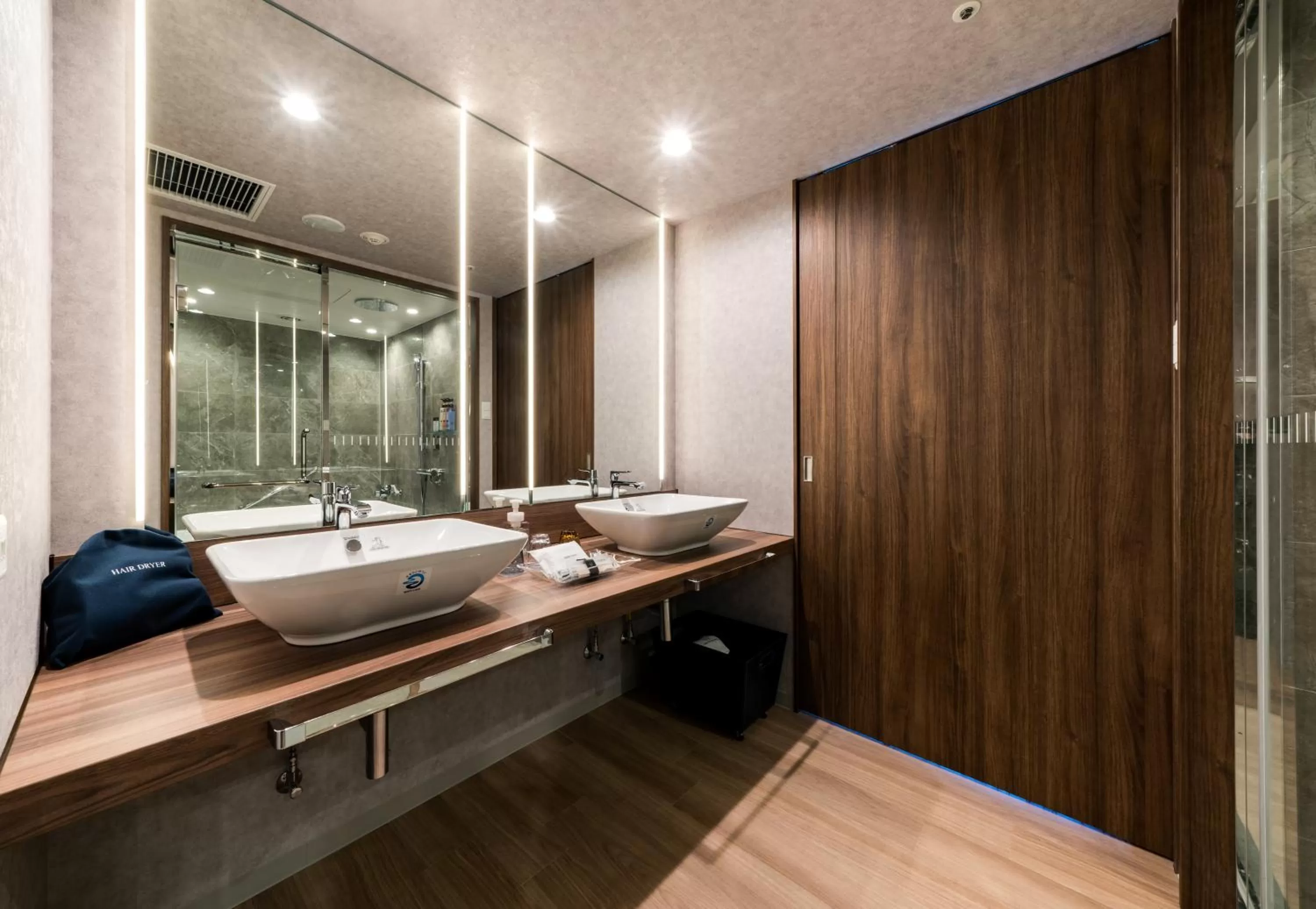 Bathroom in Daiwa Roynet Hotel Hakata Reisen PREMIER