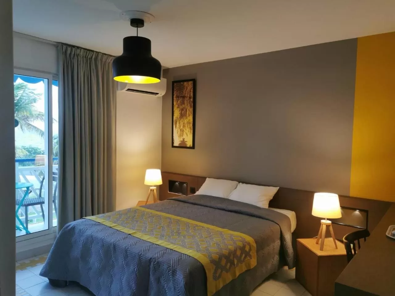 Bed in Studios FREEBROISE