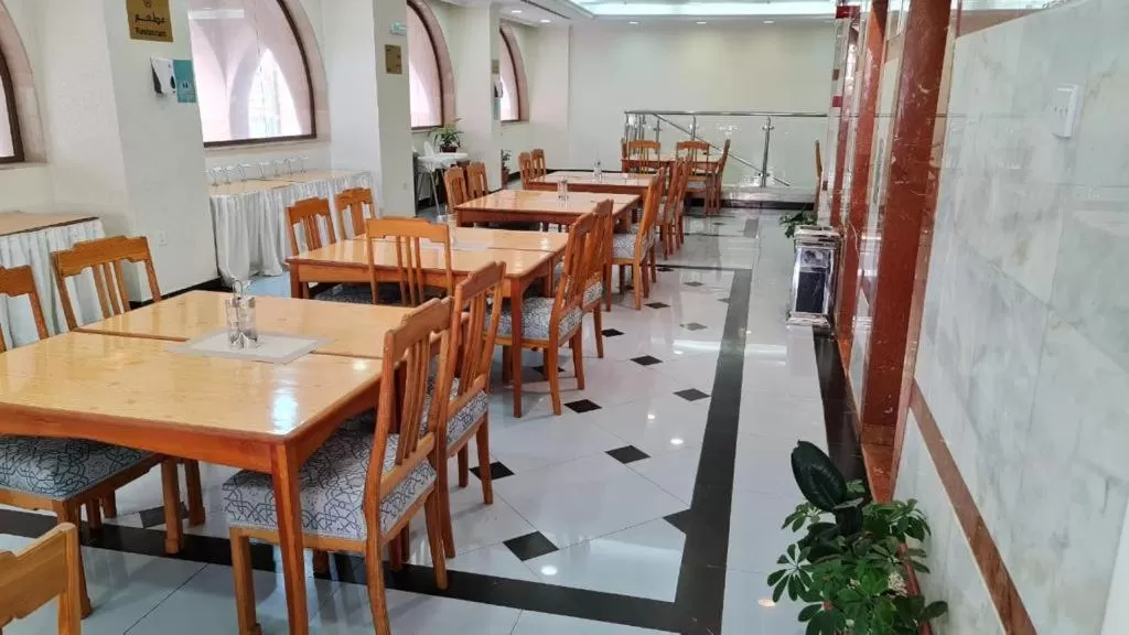 Restaurant/places to eat in Jiwar Al Madina Hotel