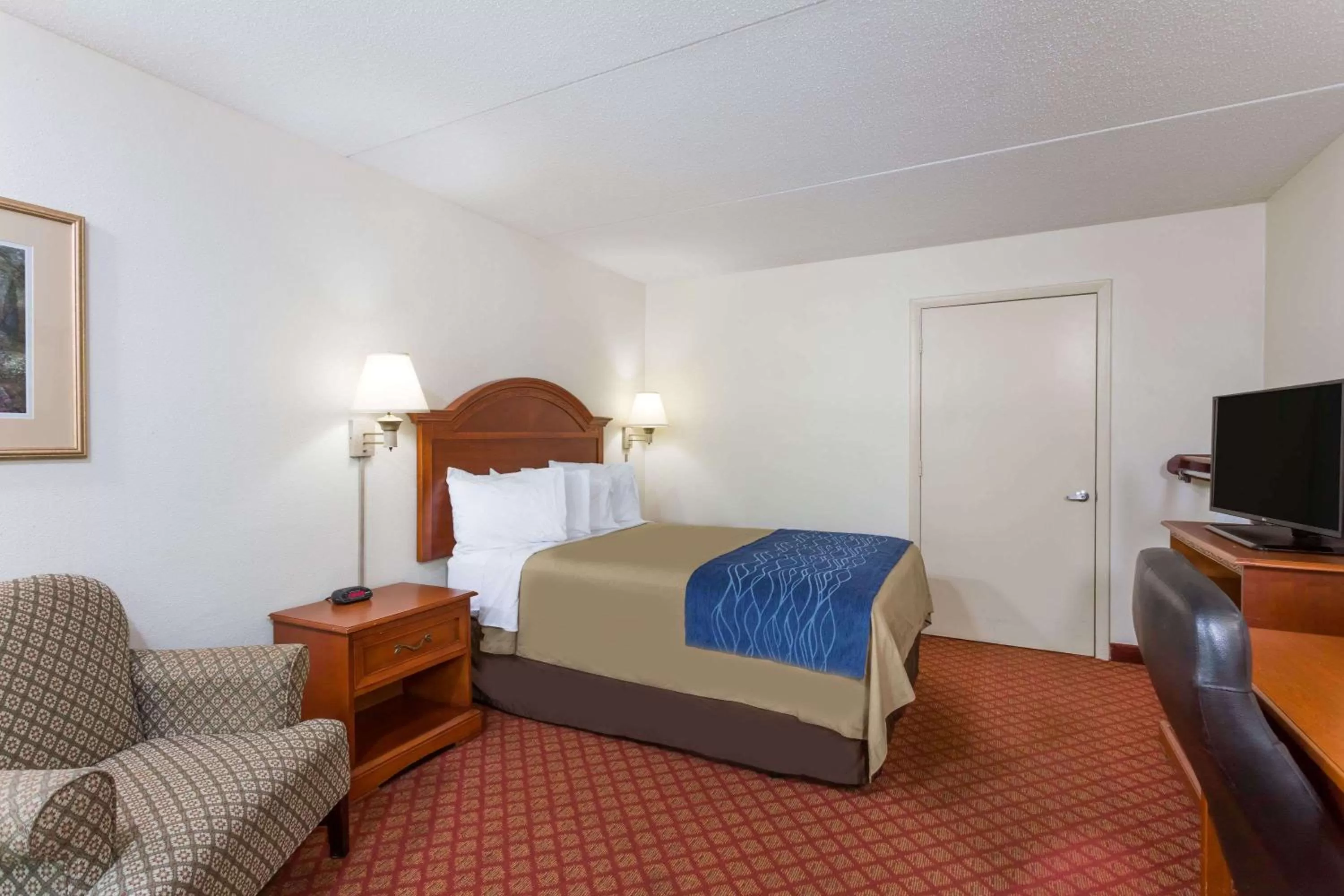 Photo of the whole room in Days Inn by Wyndham Winston Salem North