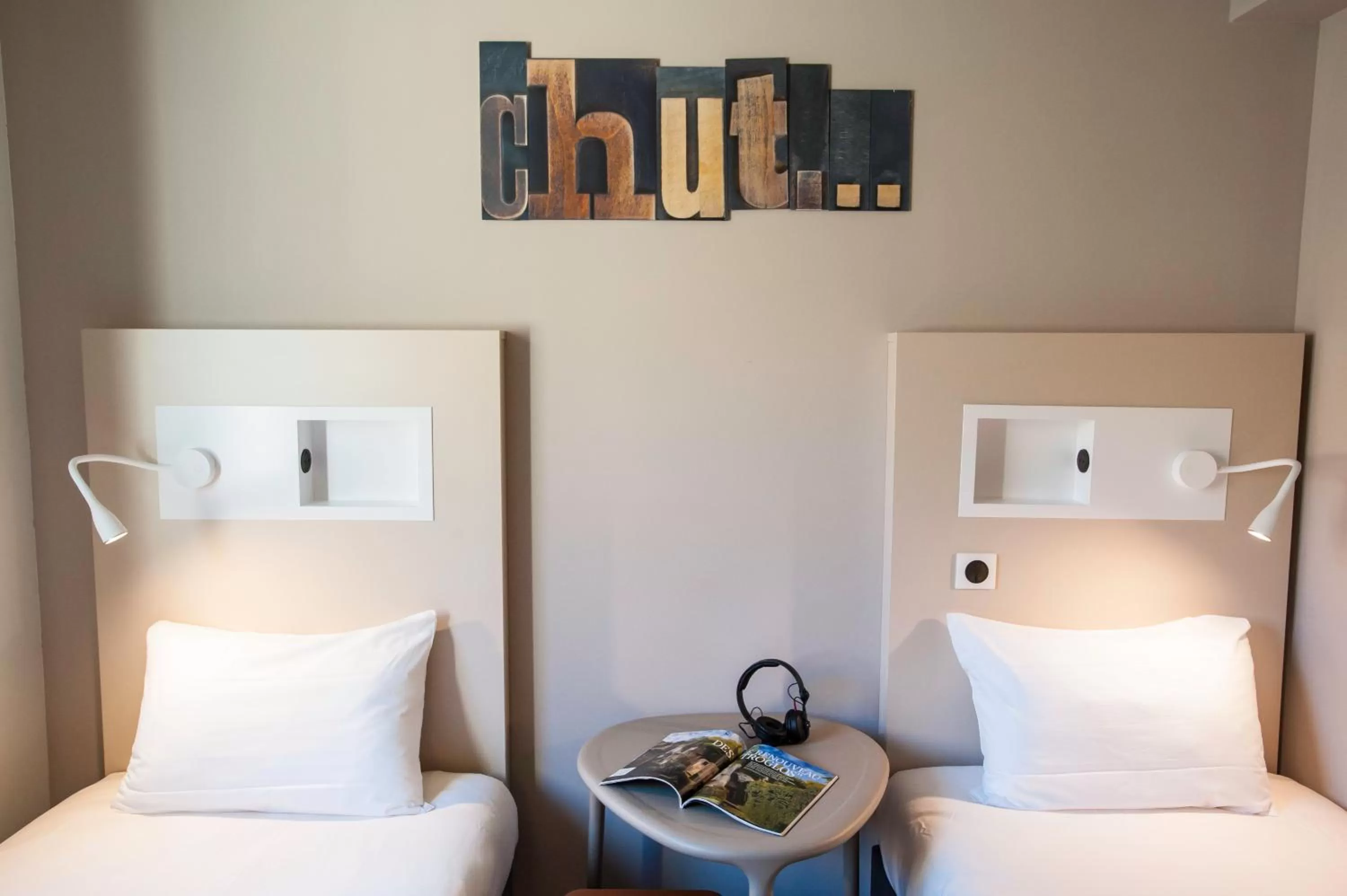 Photo of the whole room, Bed in Ibis Budget Château-Thierry