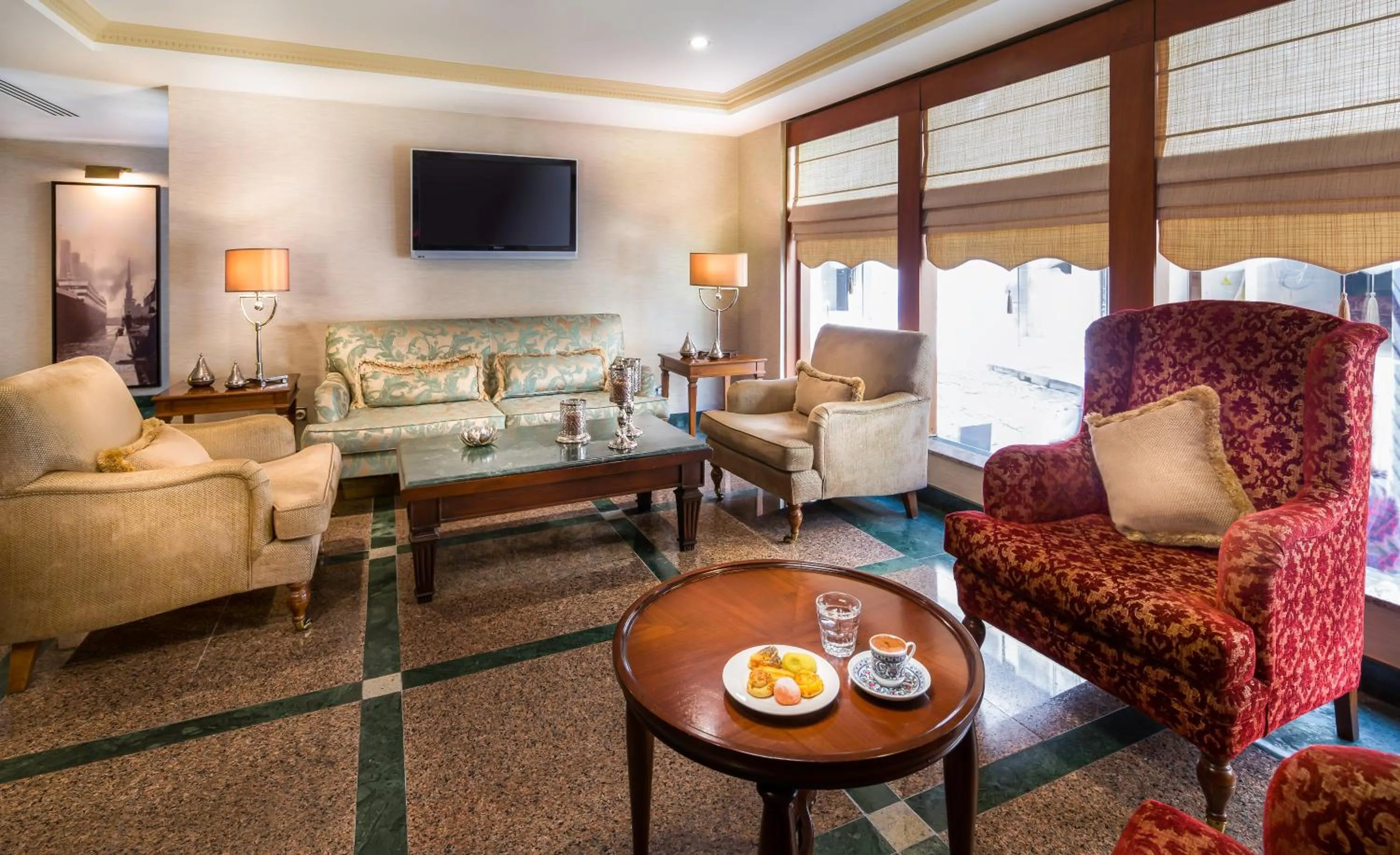 Lobby or reception in Titanic Comfort Sisli