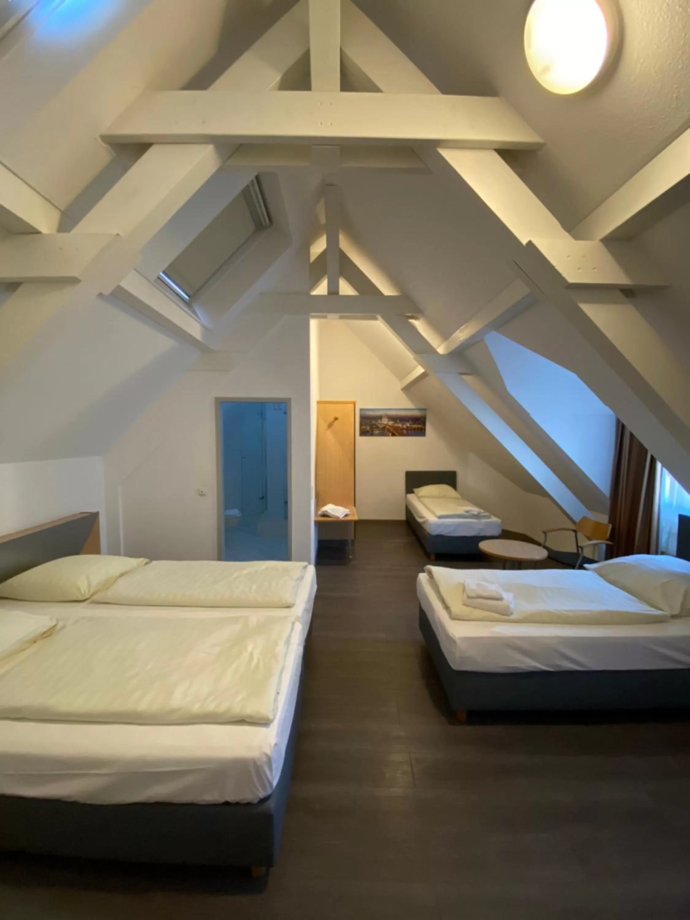 Staff, Bed in Opera Hotel Köln