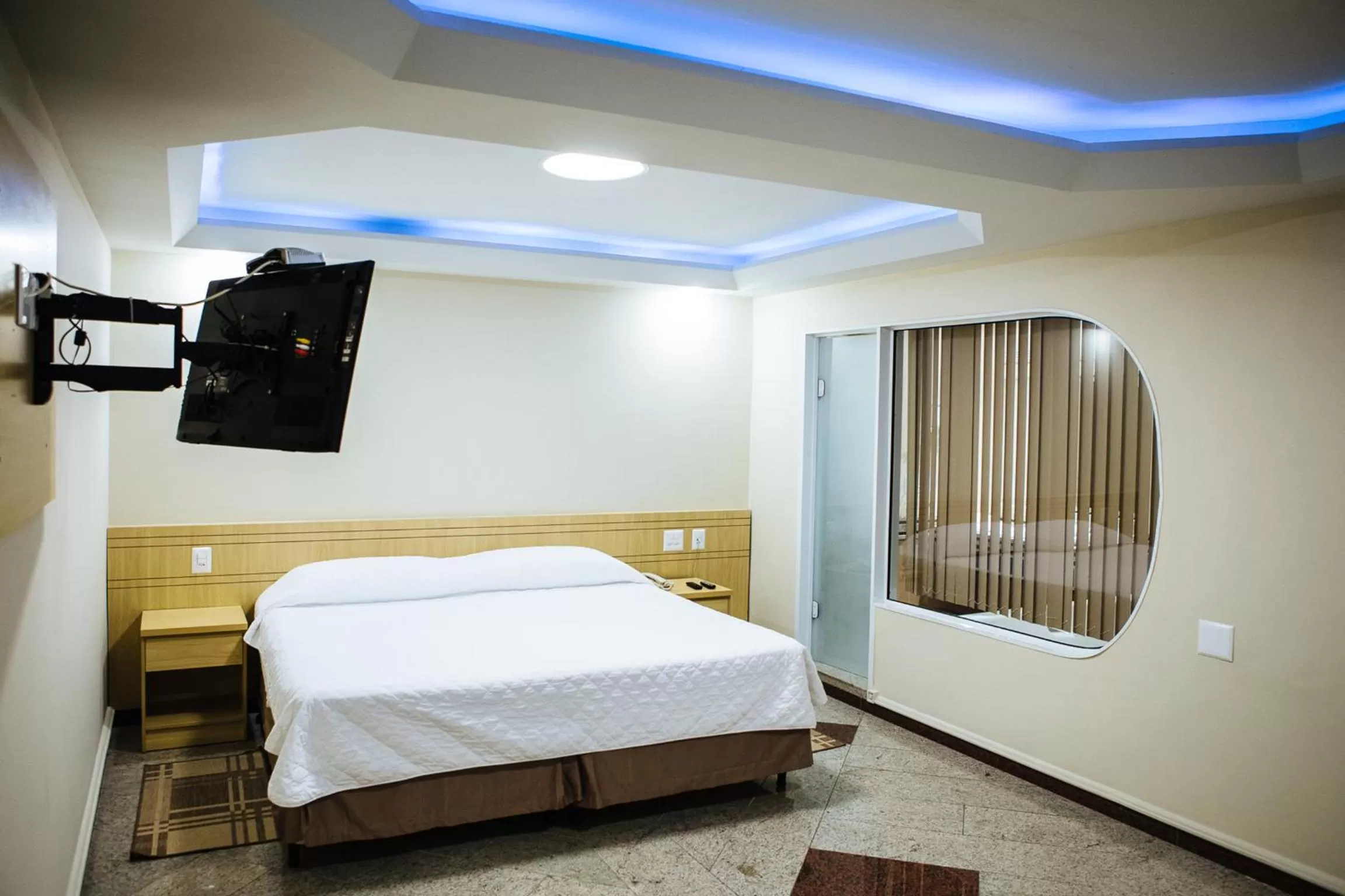 Photo of the whole room, Bed in Elegance Praia Hotel