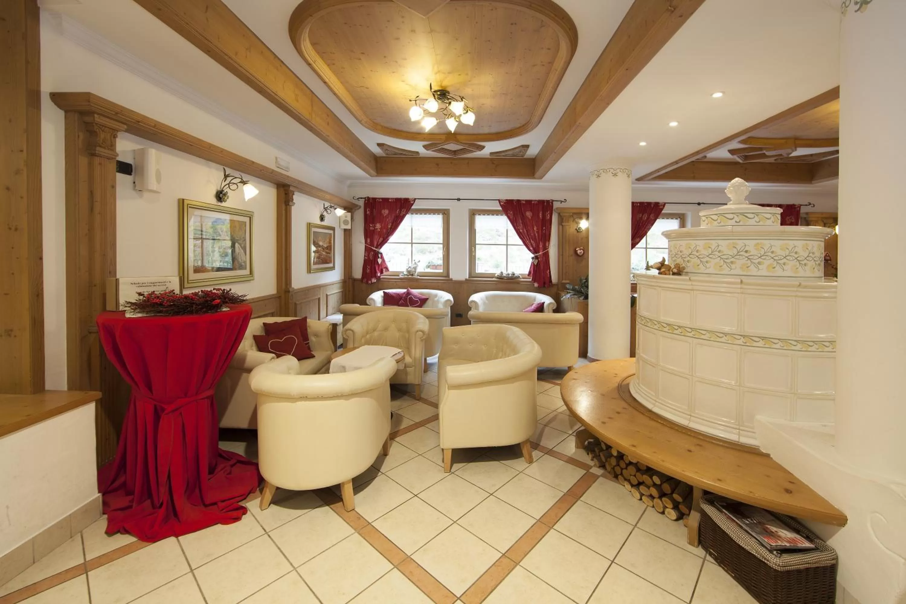 Lounge or bar in Aparthotel Wellness Villa di Bosco