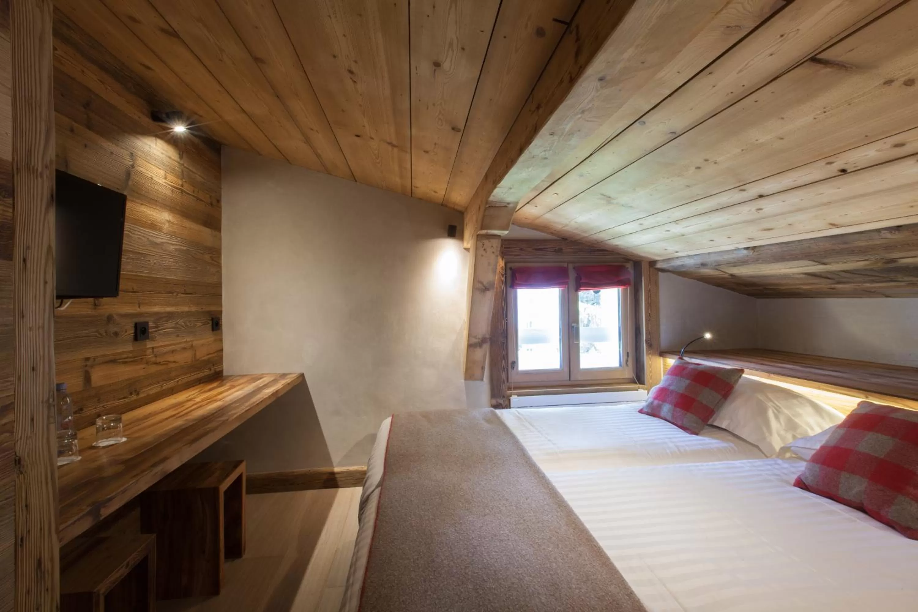 Bedroom, Bed in Au Coin Du Feu